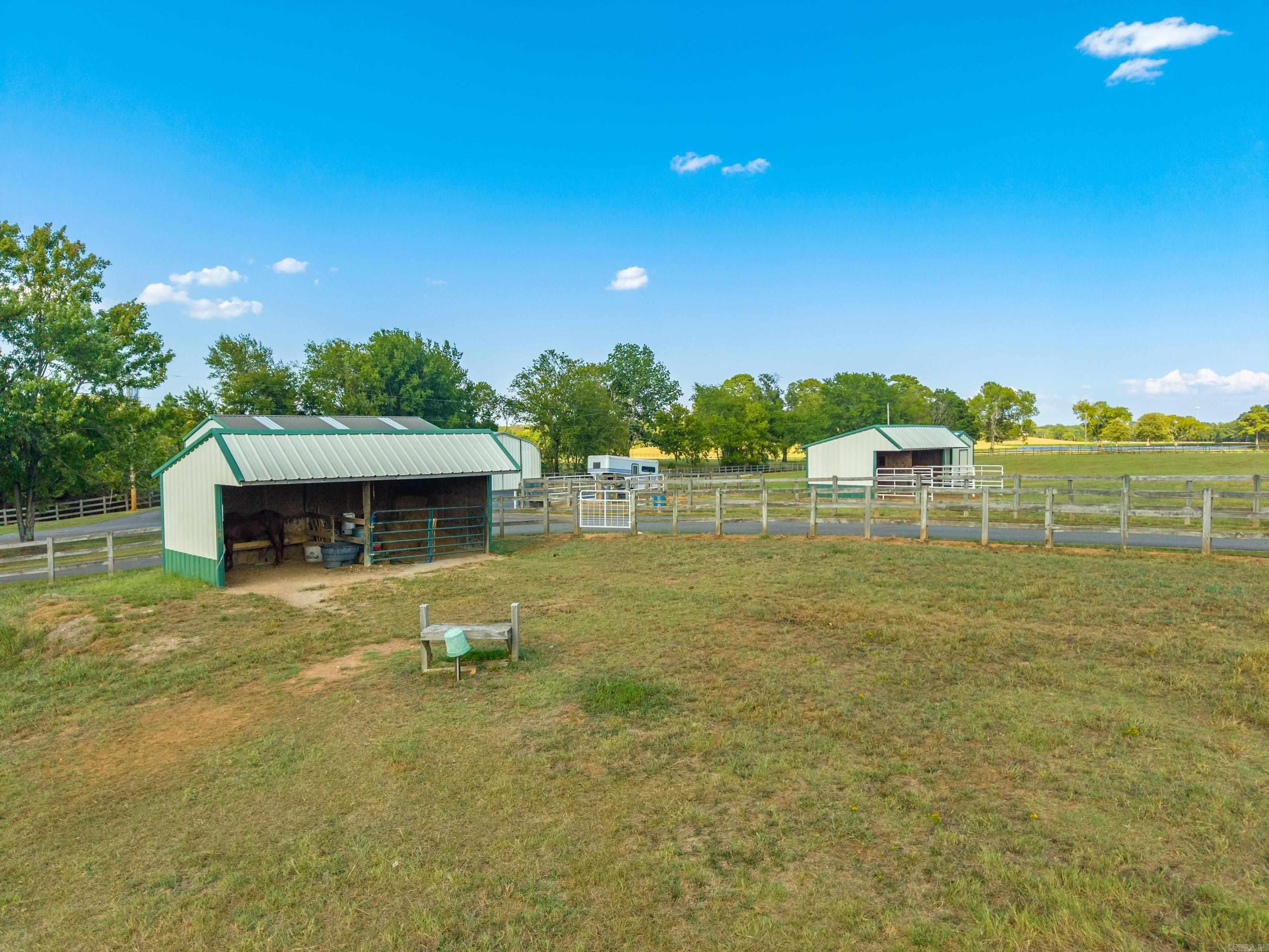 566 & 568 Albright Property Photo 8