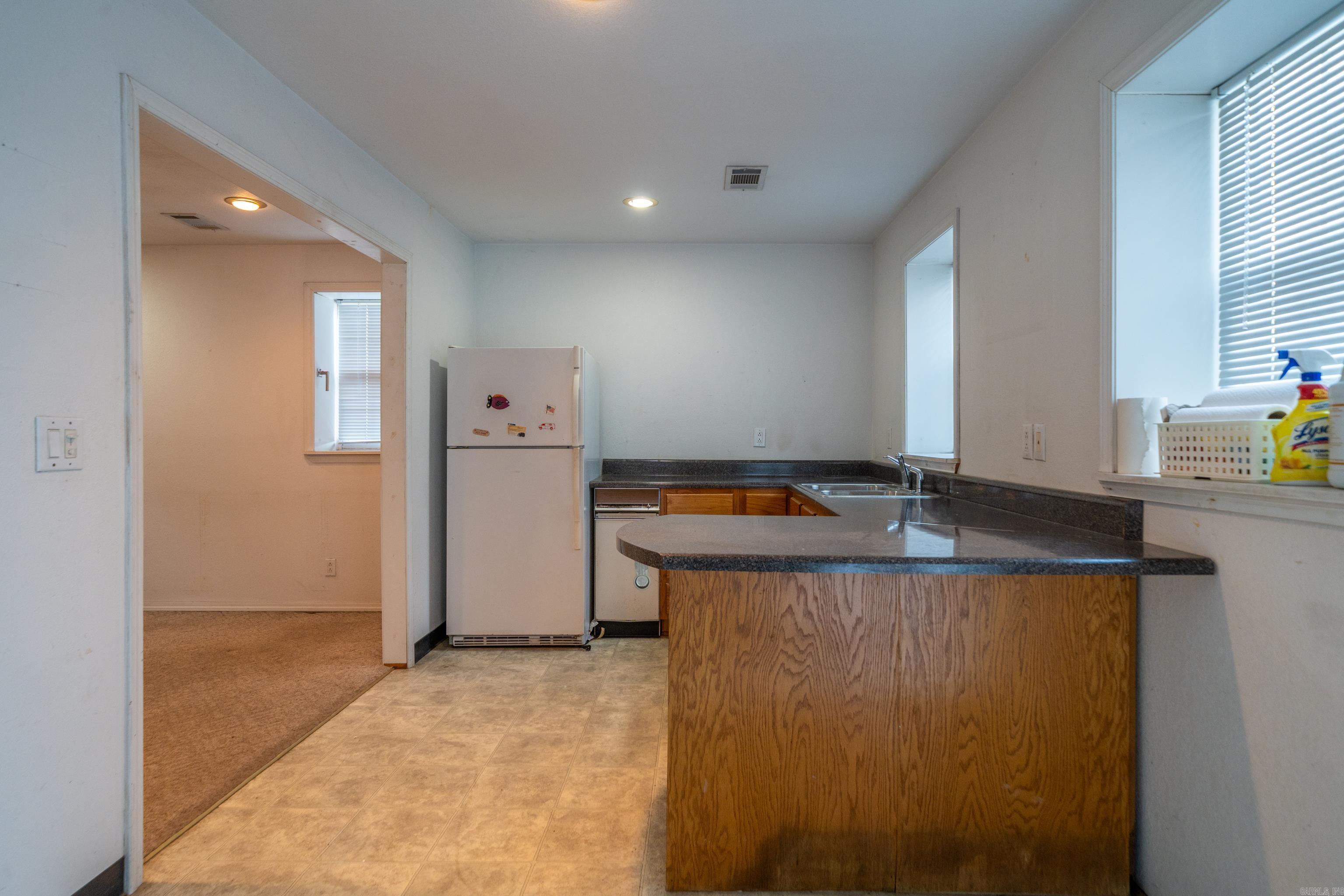 566 & 568 Albright Property Photo 43