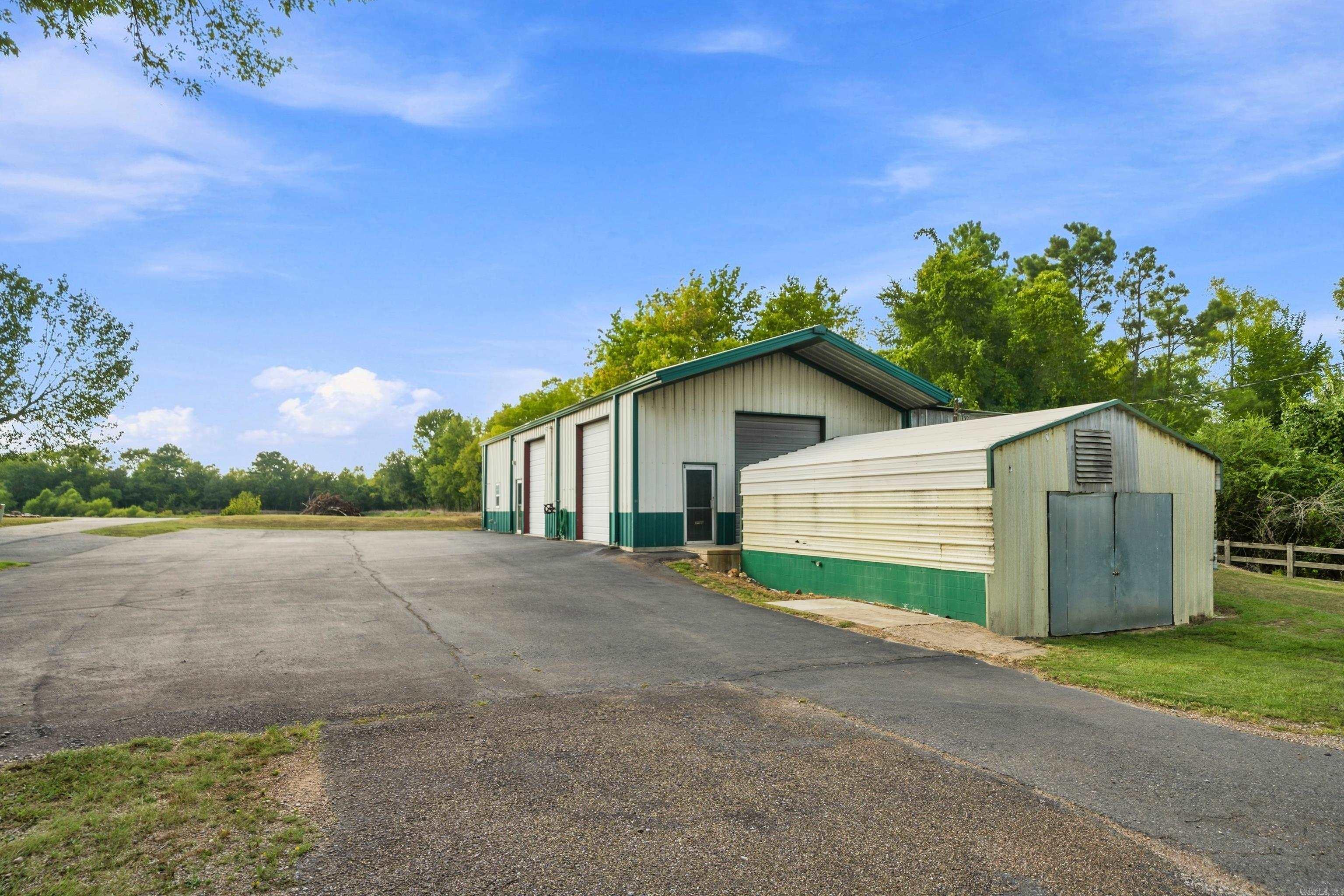 566 & 568 Albright Property Photo 49