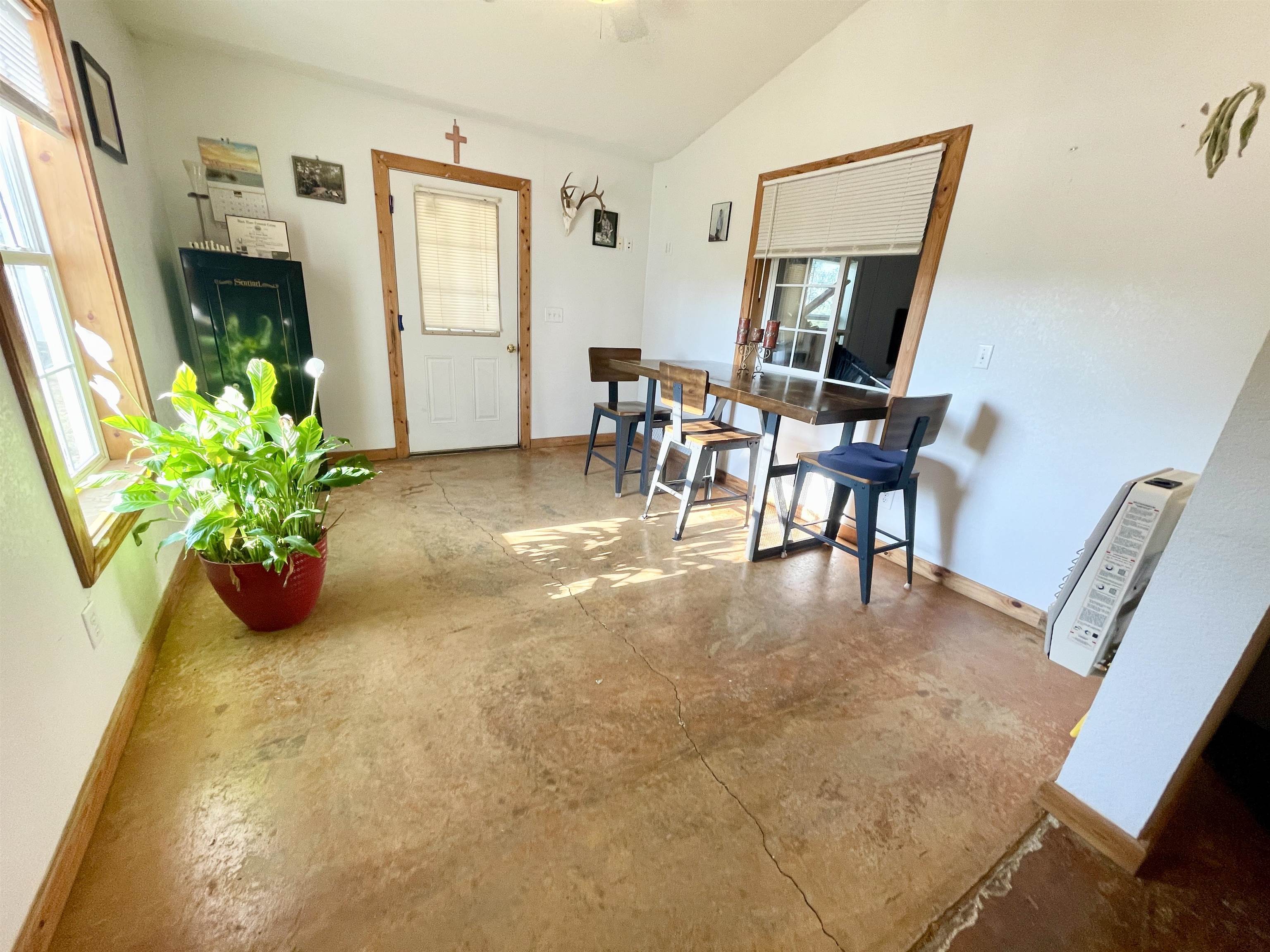 3169 Fairview Road Property Photo 8