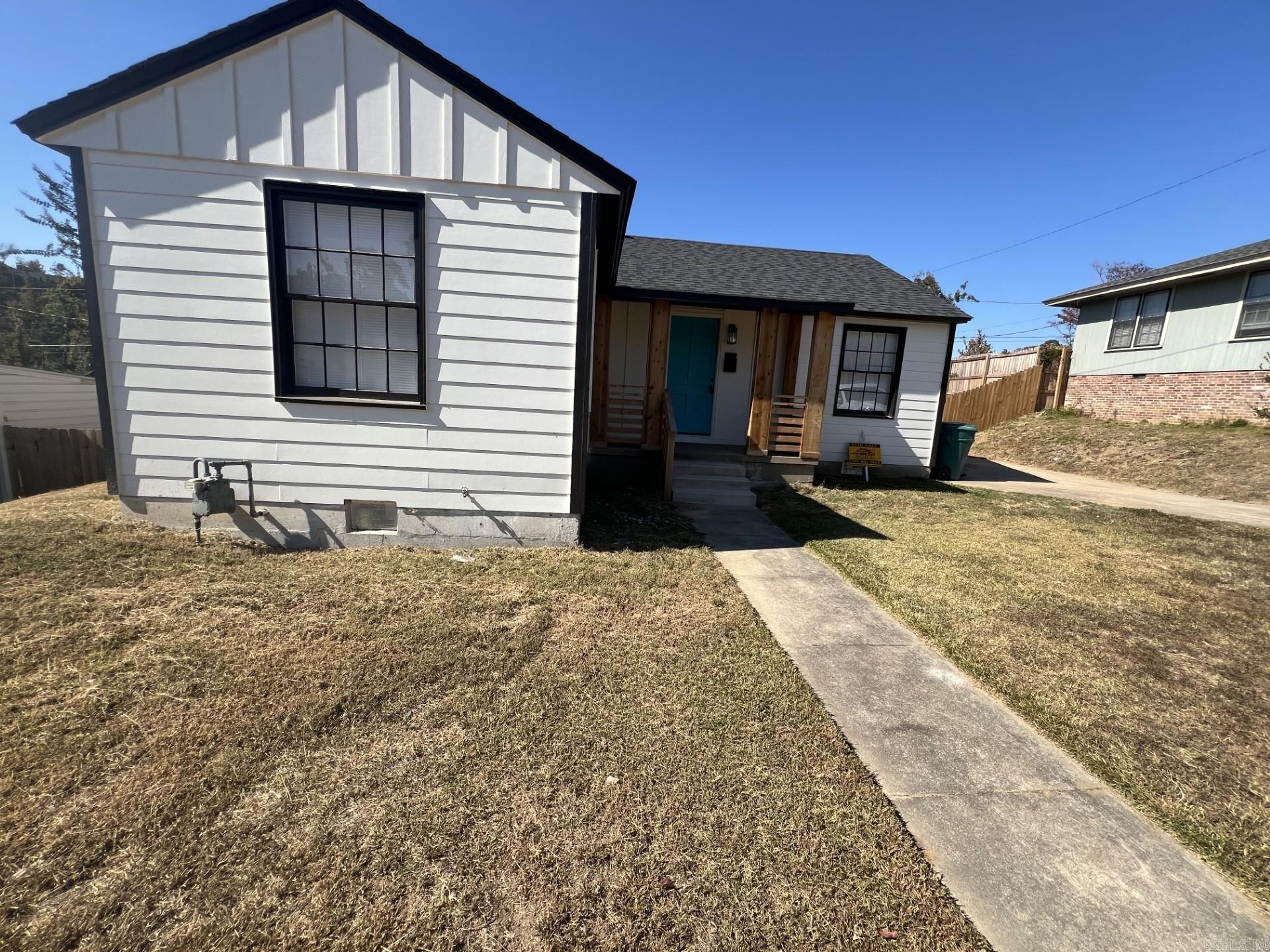 2916 Dalewood Property Photo 3