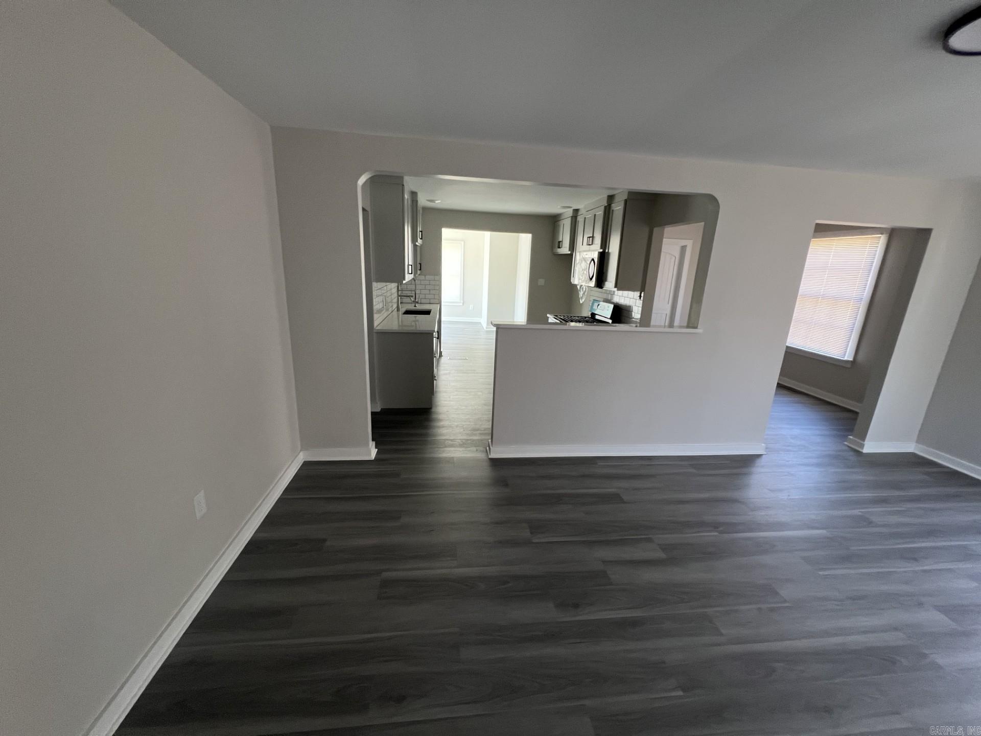 2916 Dalewood Property Photo 4