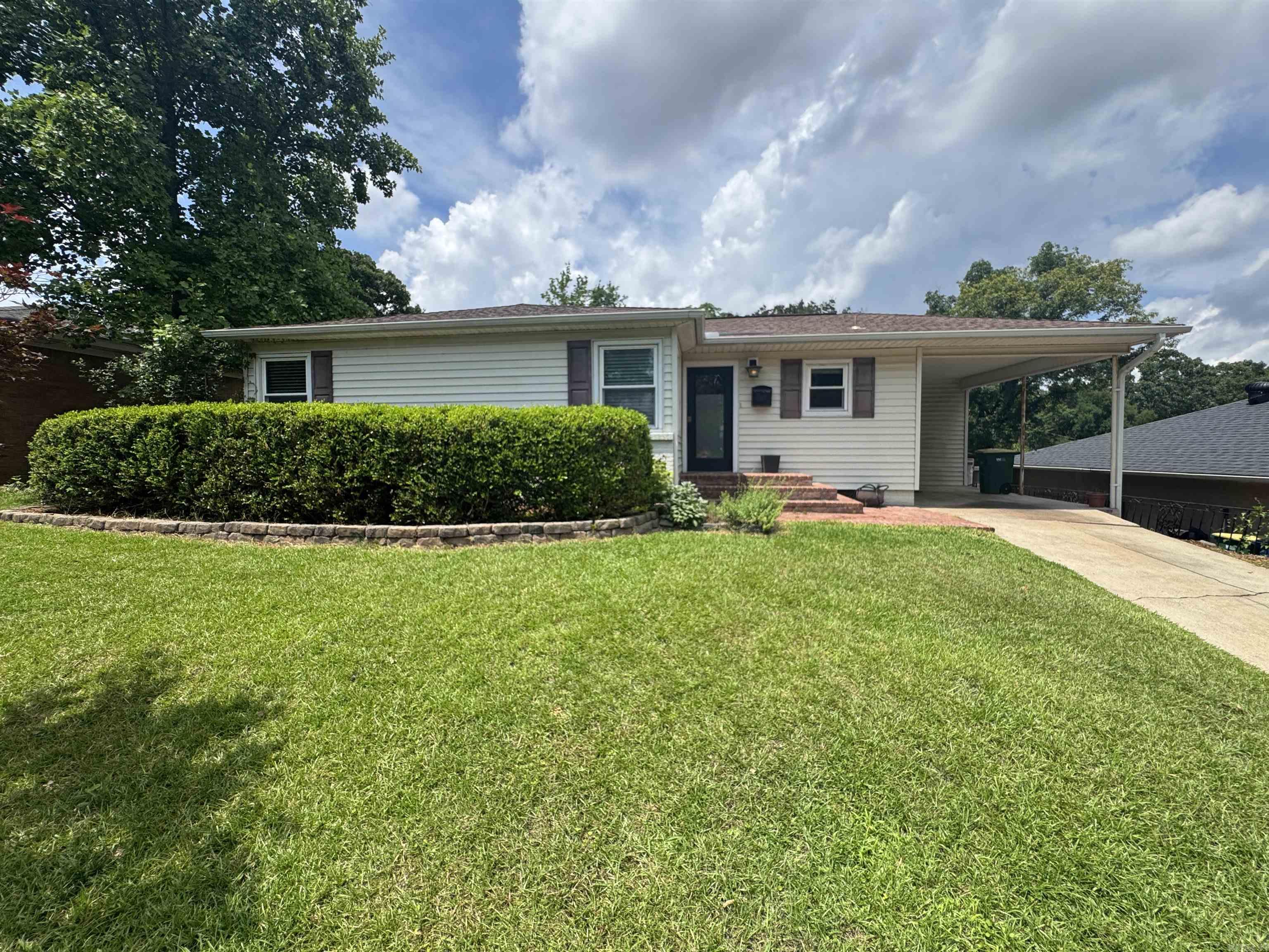 107 Dexter Avenue Property Photo 1