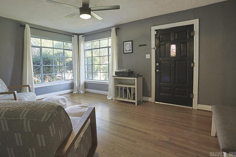 915 Skyline Drive Property Photo 5