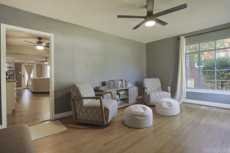 915 Skyline Drive Property Photo 6