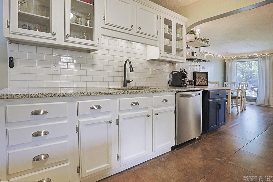 915 Skyline Drive Property Photo 13
