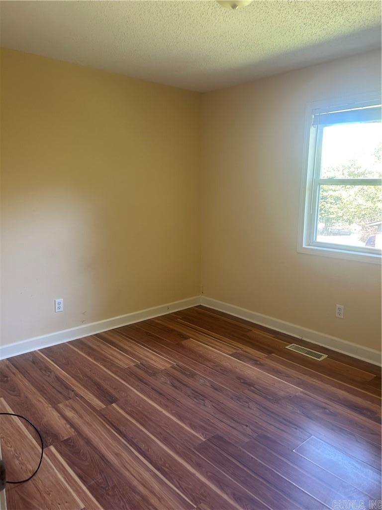 2808 N Greenwich Ave Property Photo 7