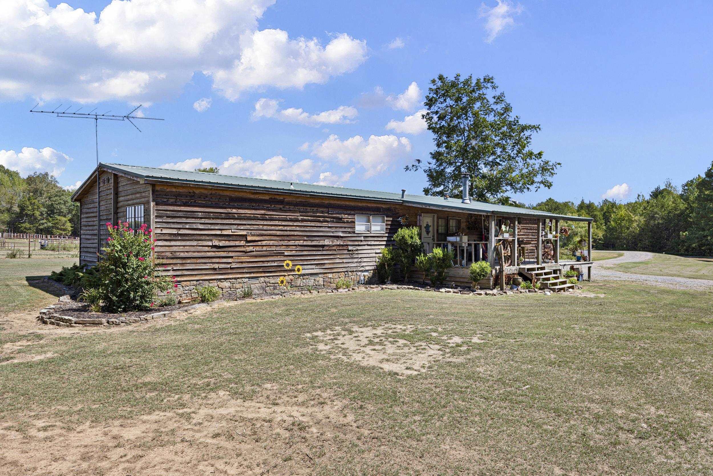 8 Givens Lane Property Photo 3