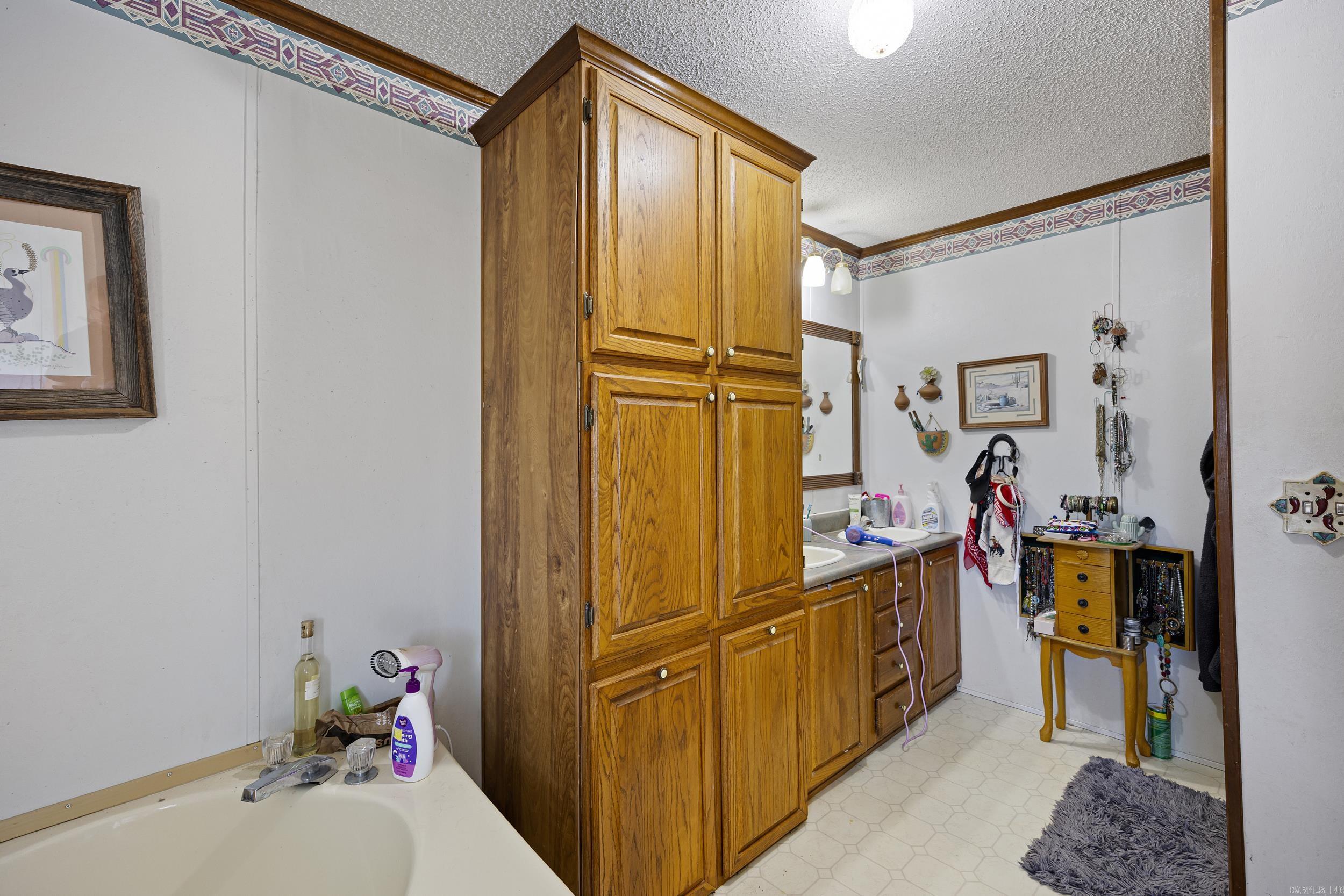 8 Givens Lane Property Photo 34