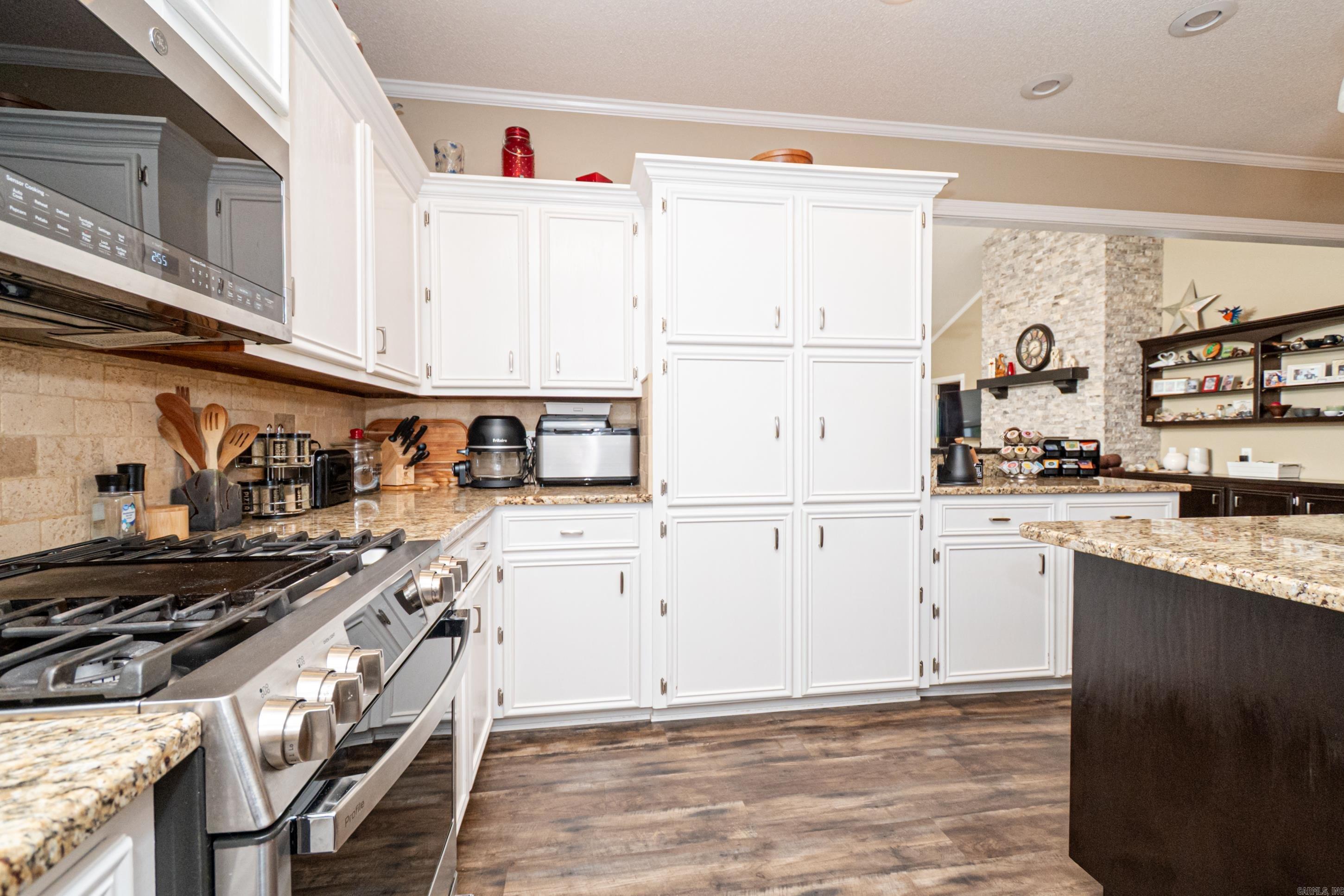 128 Christy Ln Property Photo 10