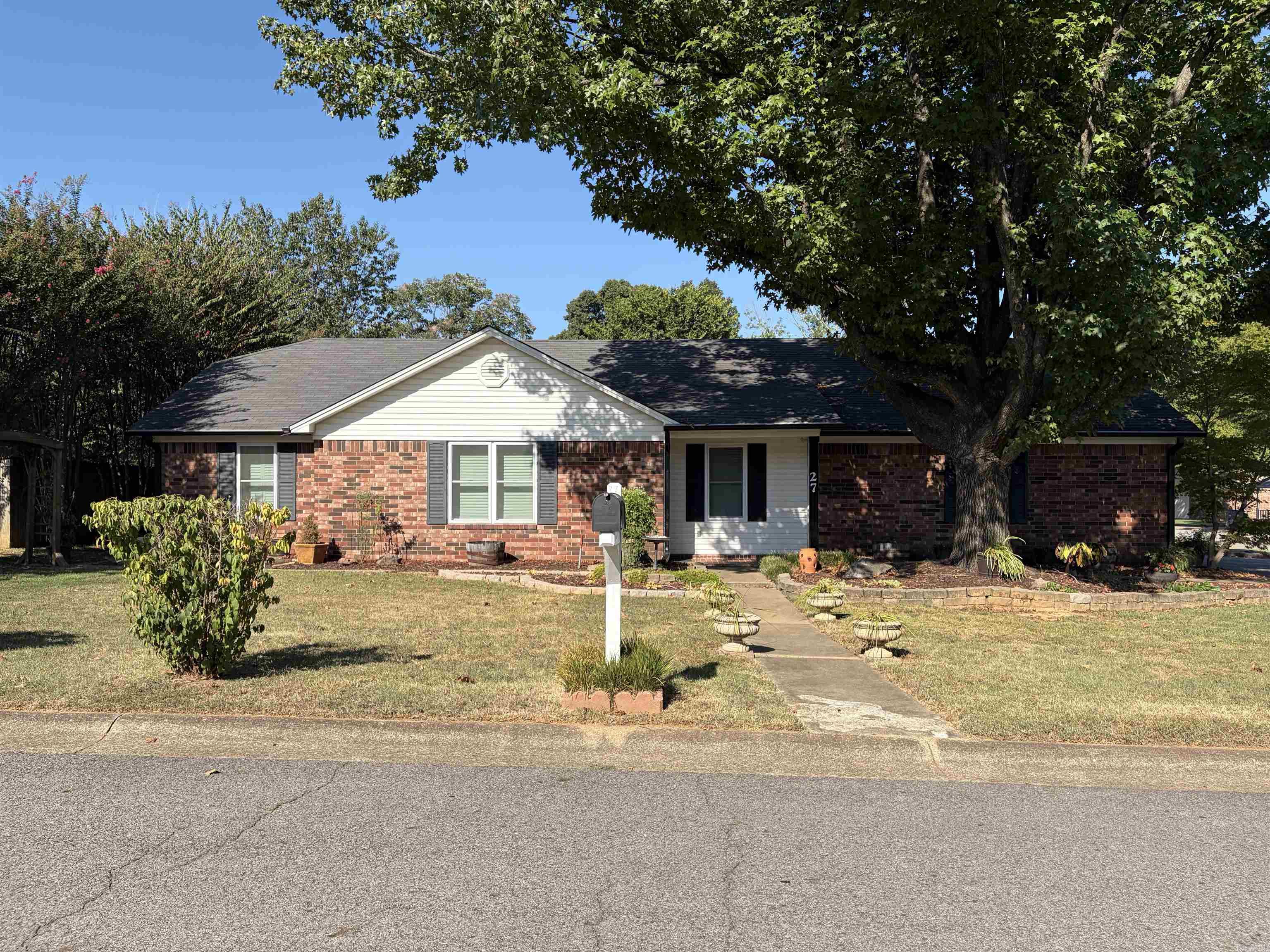 27 Hartwell Property Photo 1