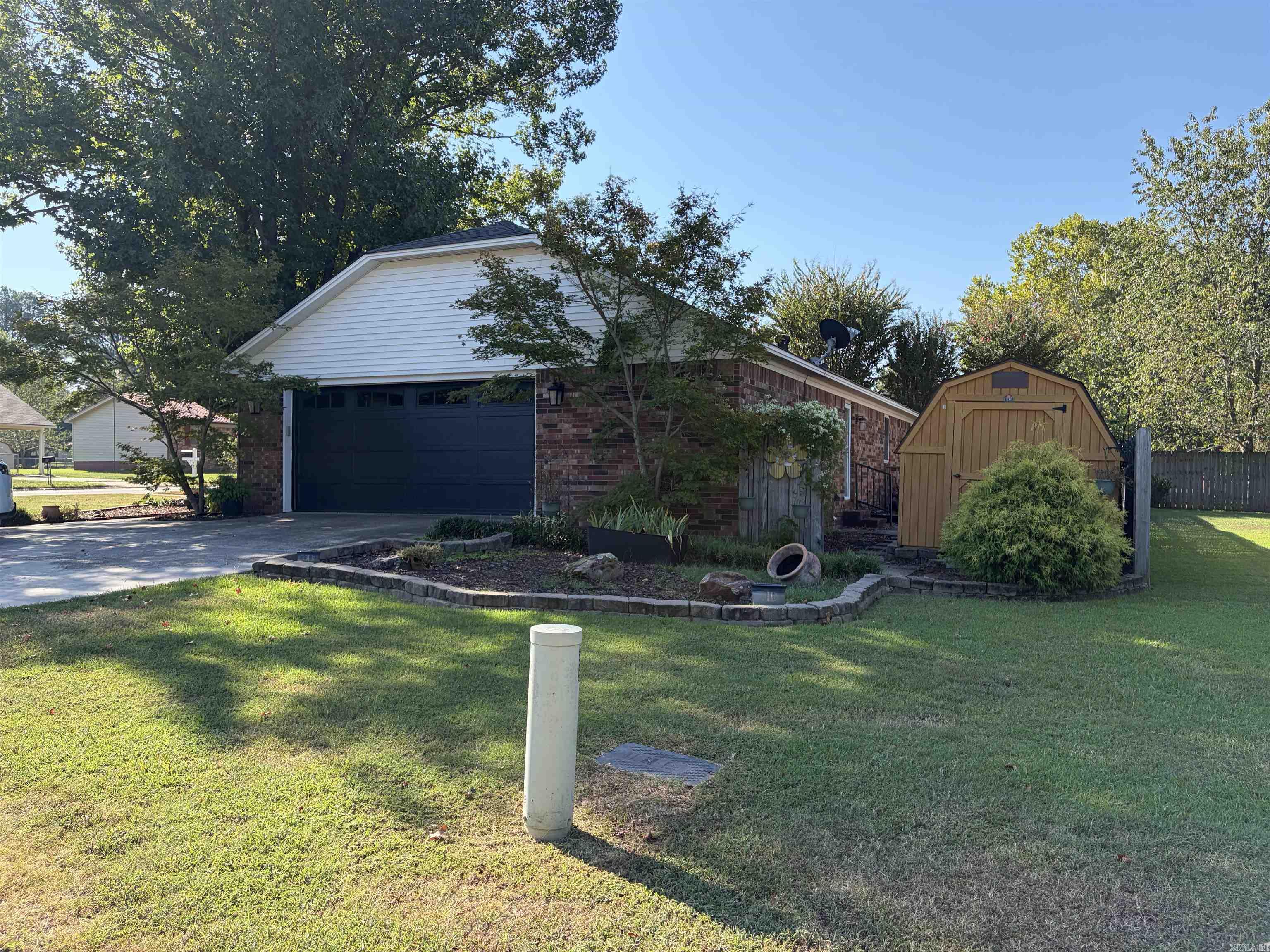 27 Hartwell Property Photo 2