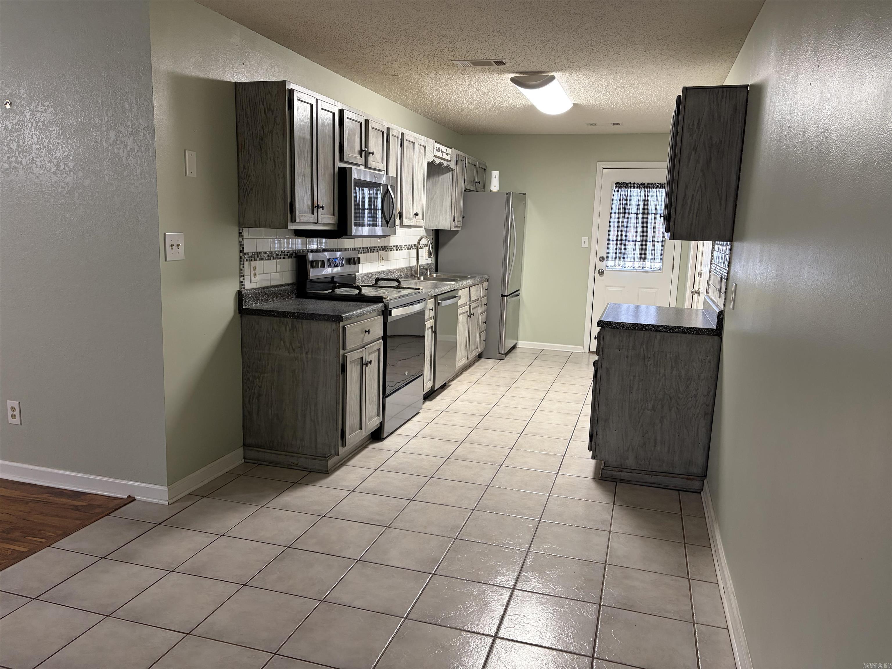 27 Hartwell Property Photo 5