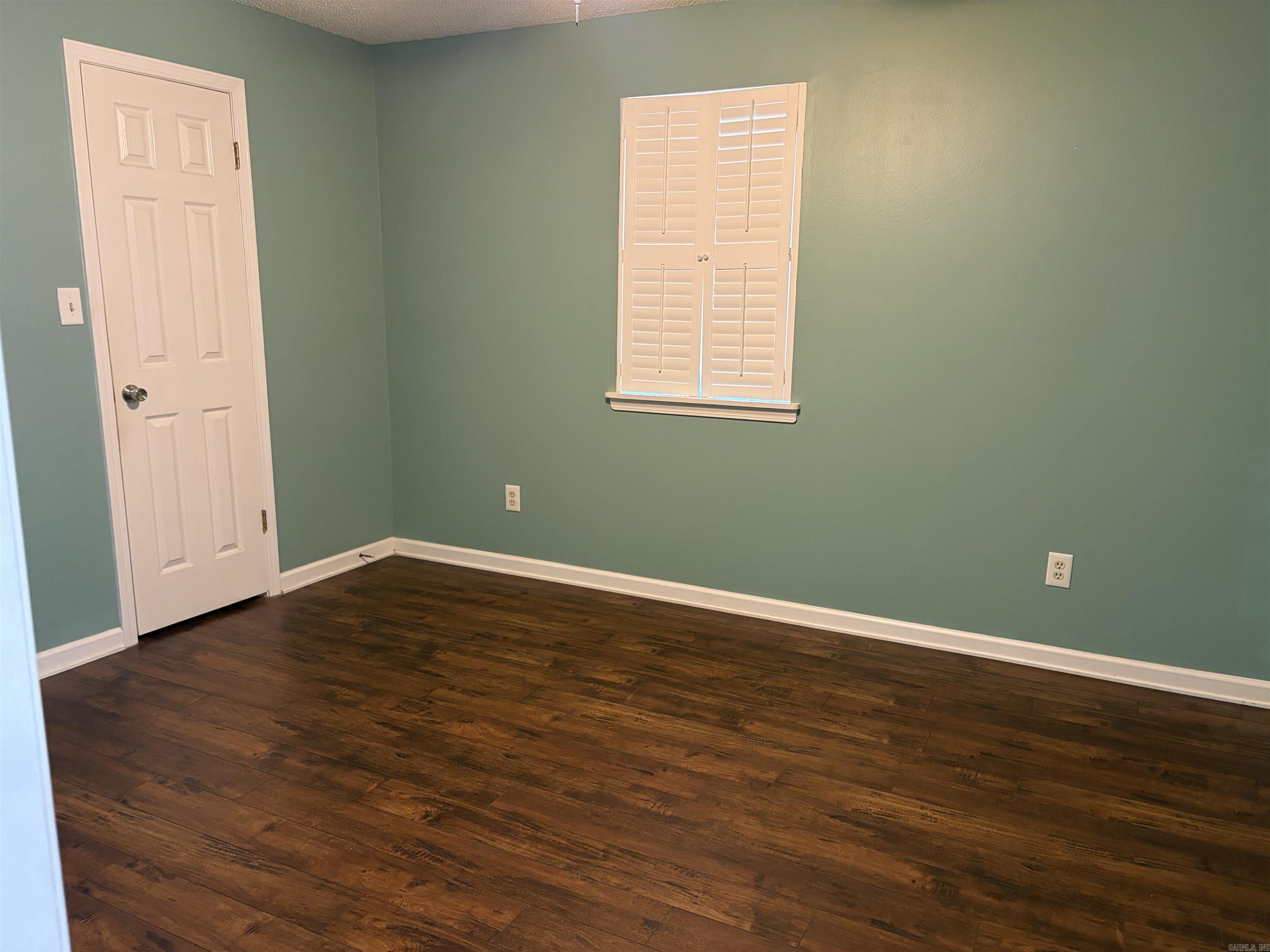 27 Hartwell Property Photo 20