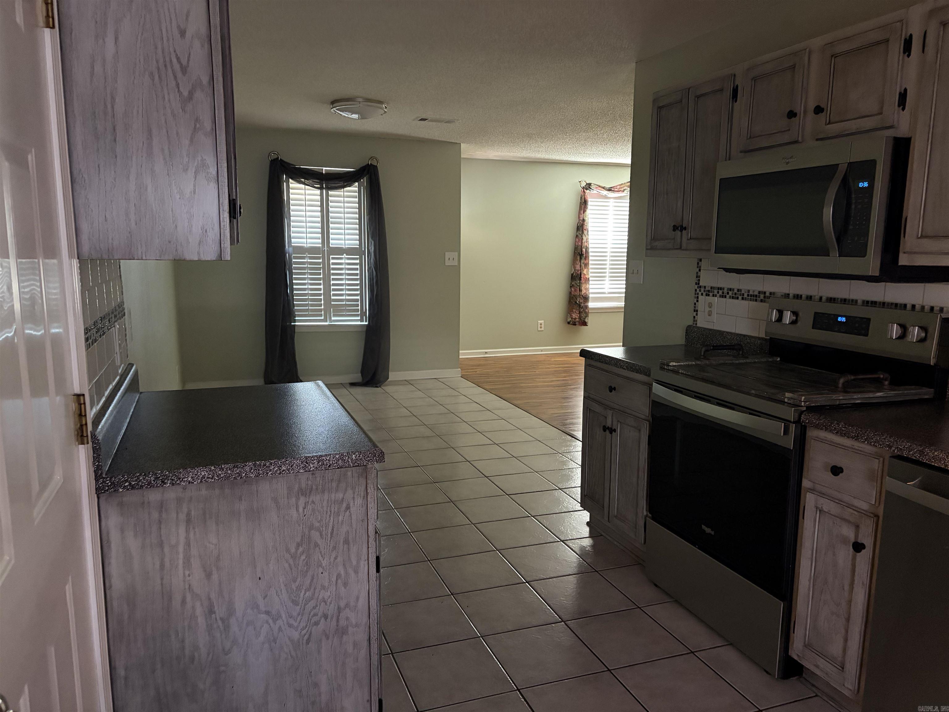 27 Hartwell Property Photo 31