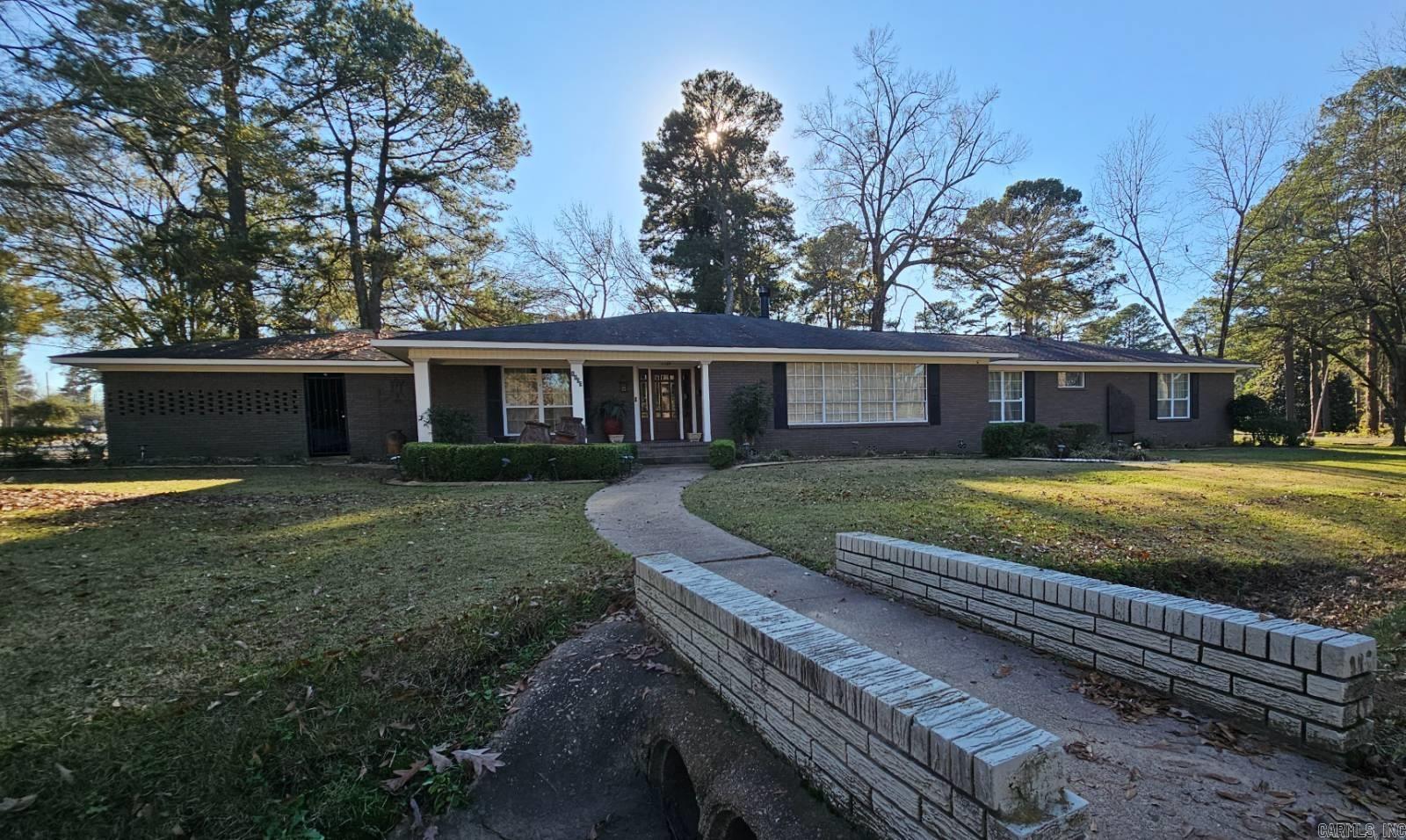 1107 Lawton Property Photo 2