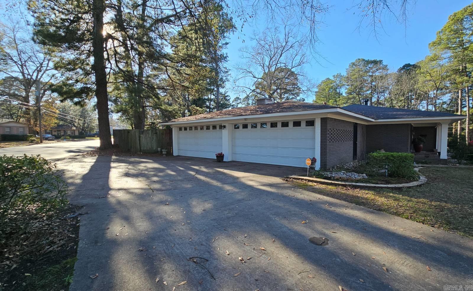 1107 Lawton Property Photo 4
