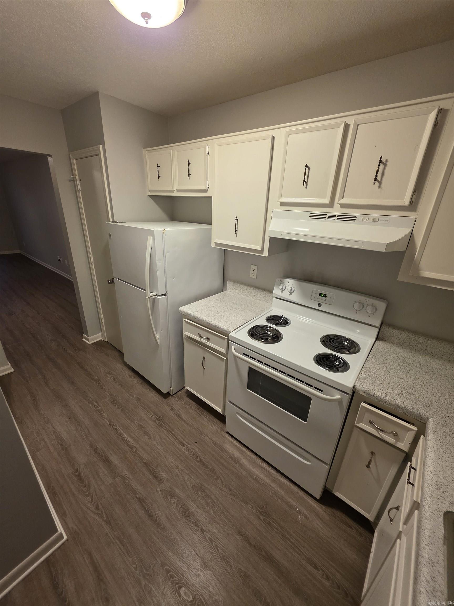 10 Edgehill Cove Property Photo 6