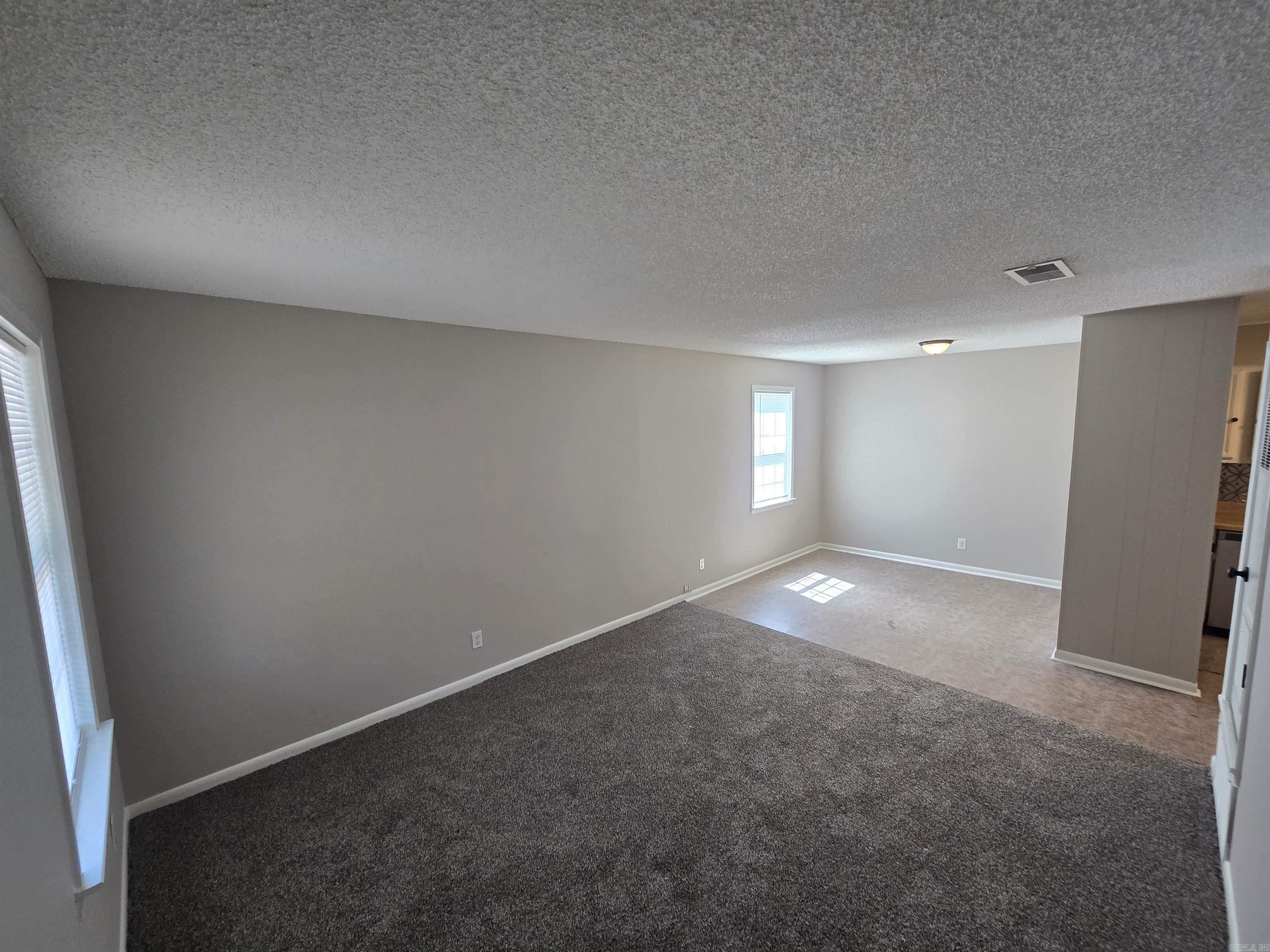 303 S Border Street E Property Photo 1
