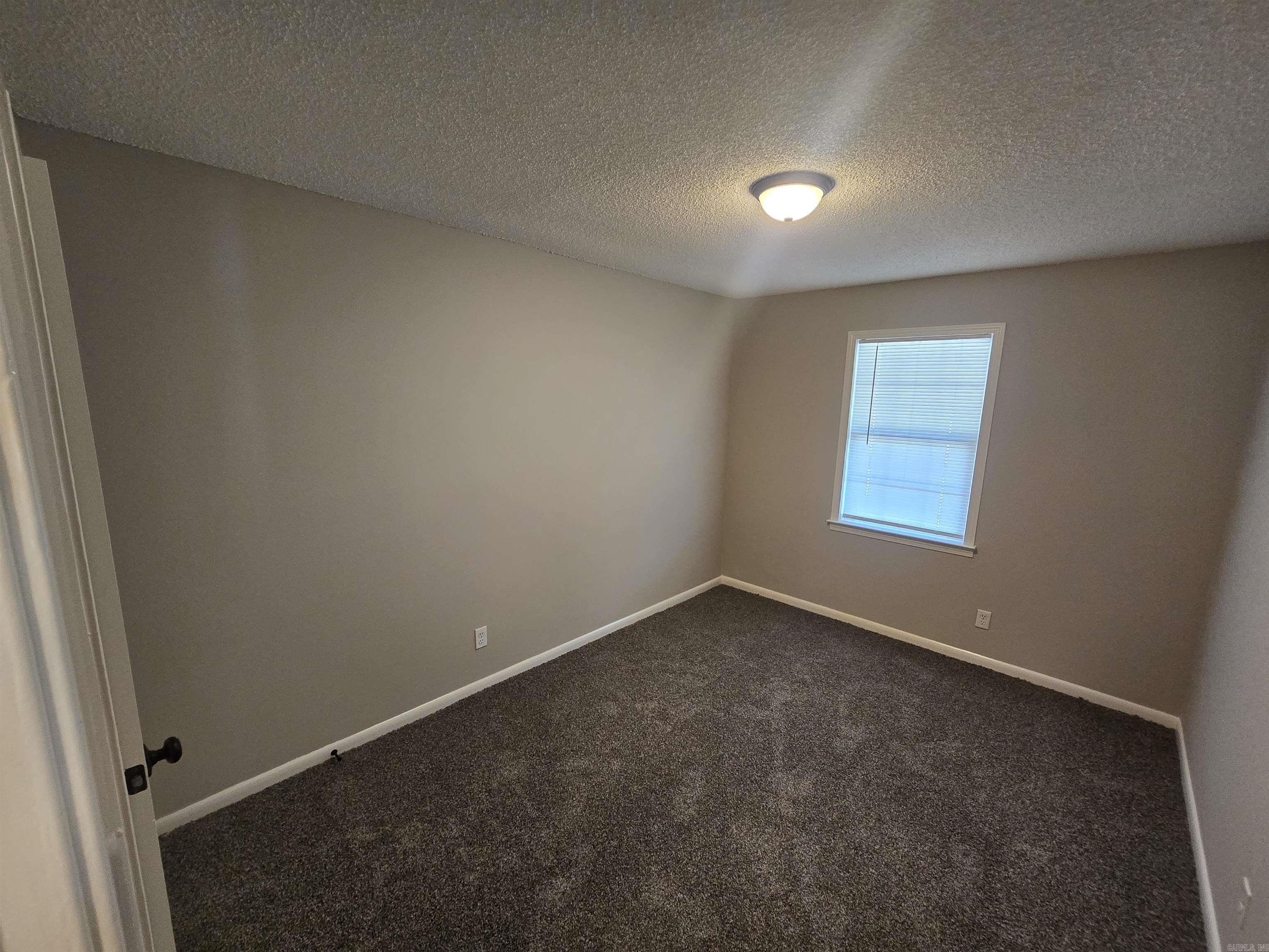 303 S Border Street E Property Photo 9