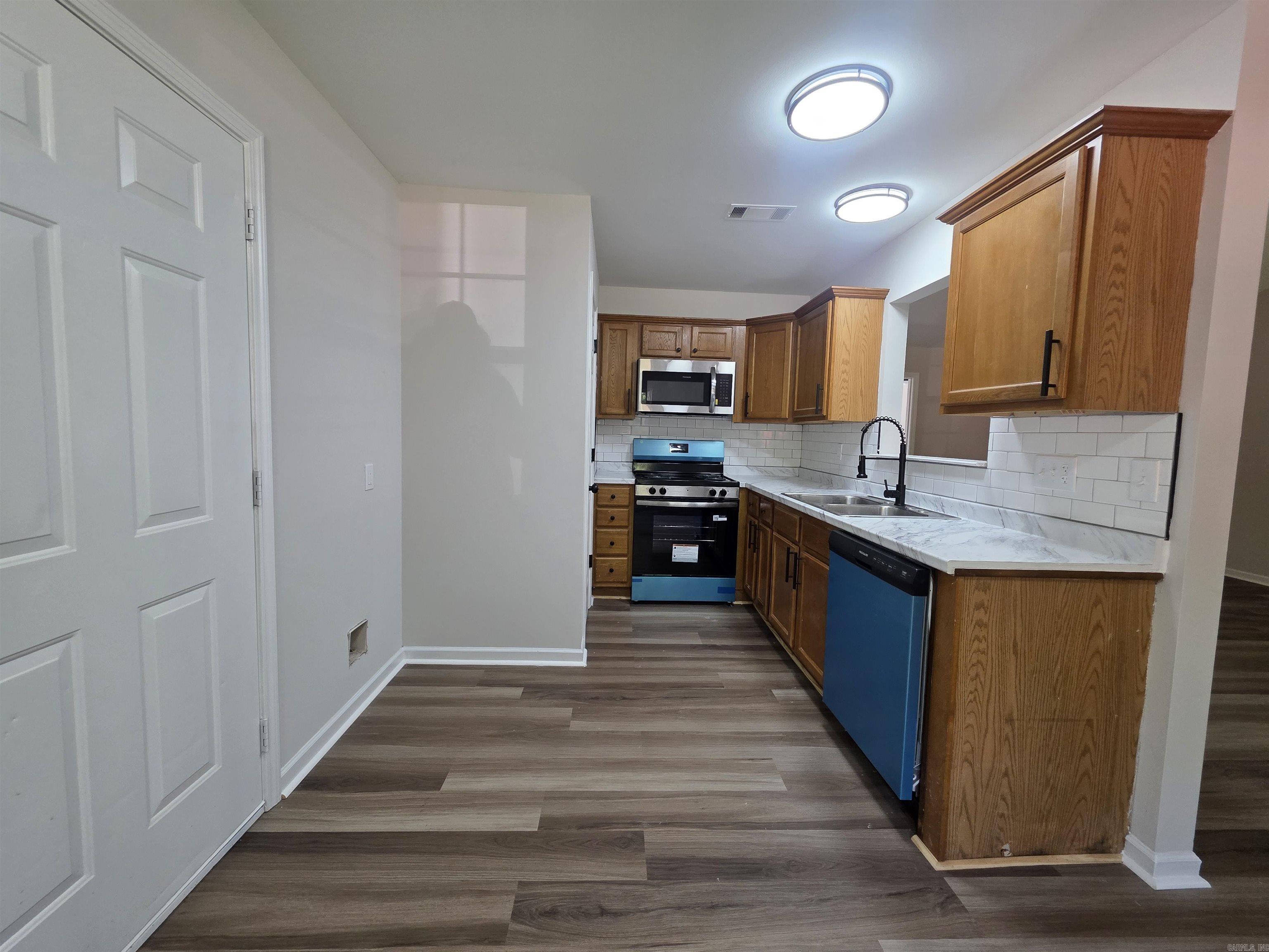 209 Rose Street Property Photo 6