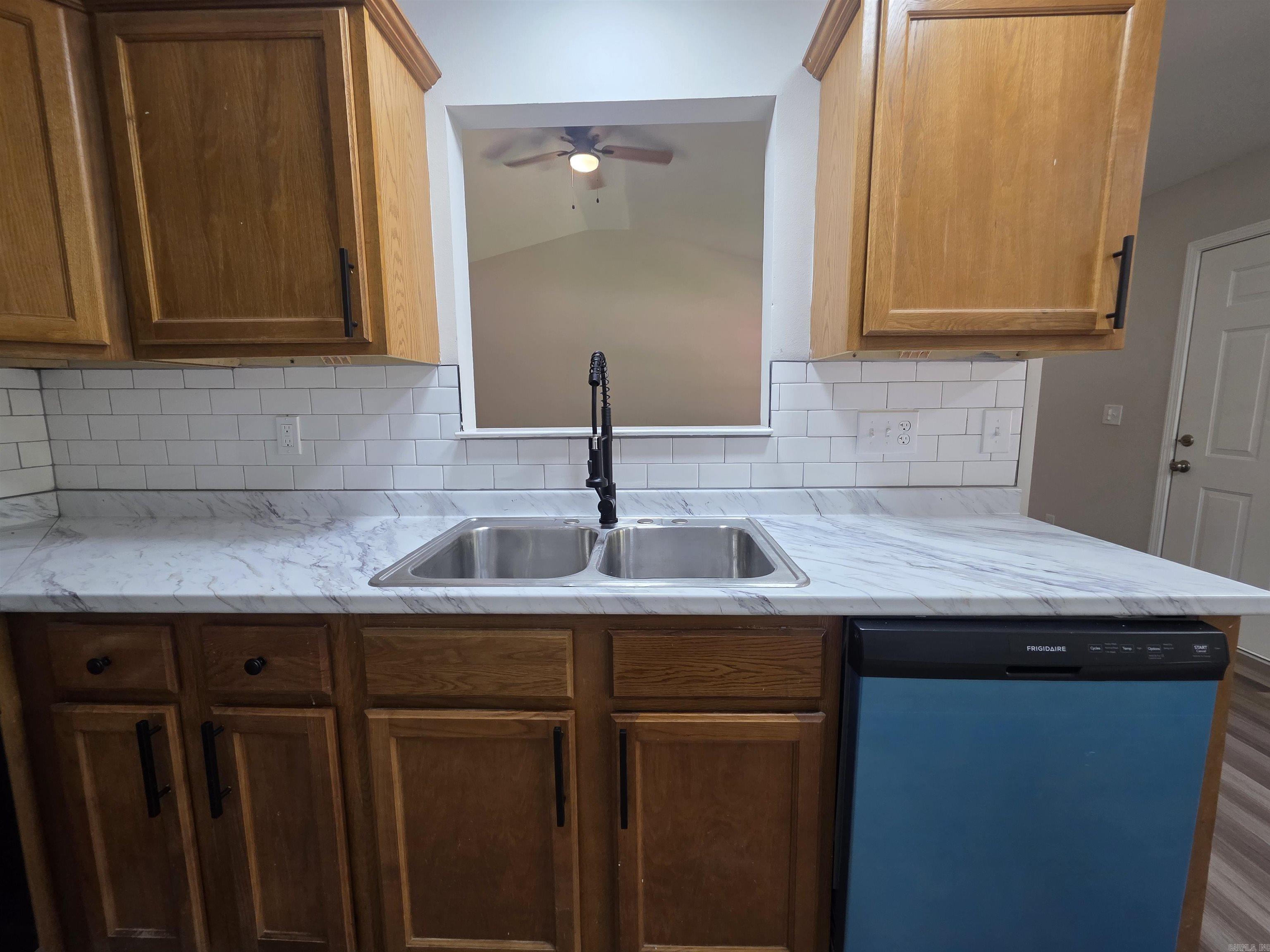 209 Rose Street Property Photo 7