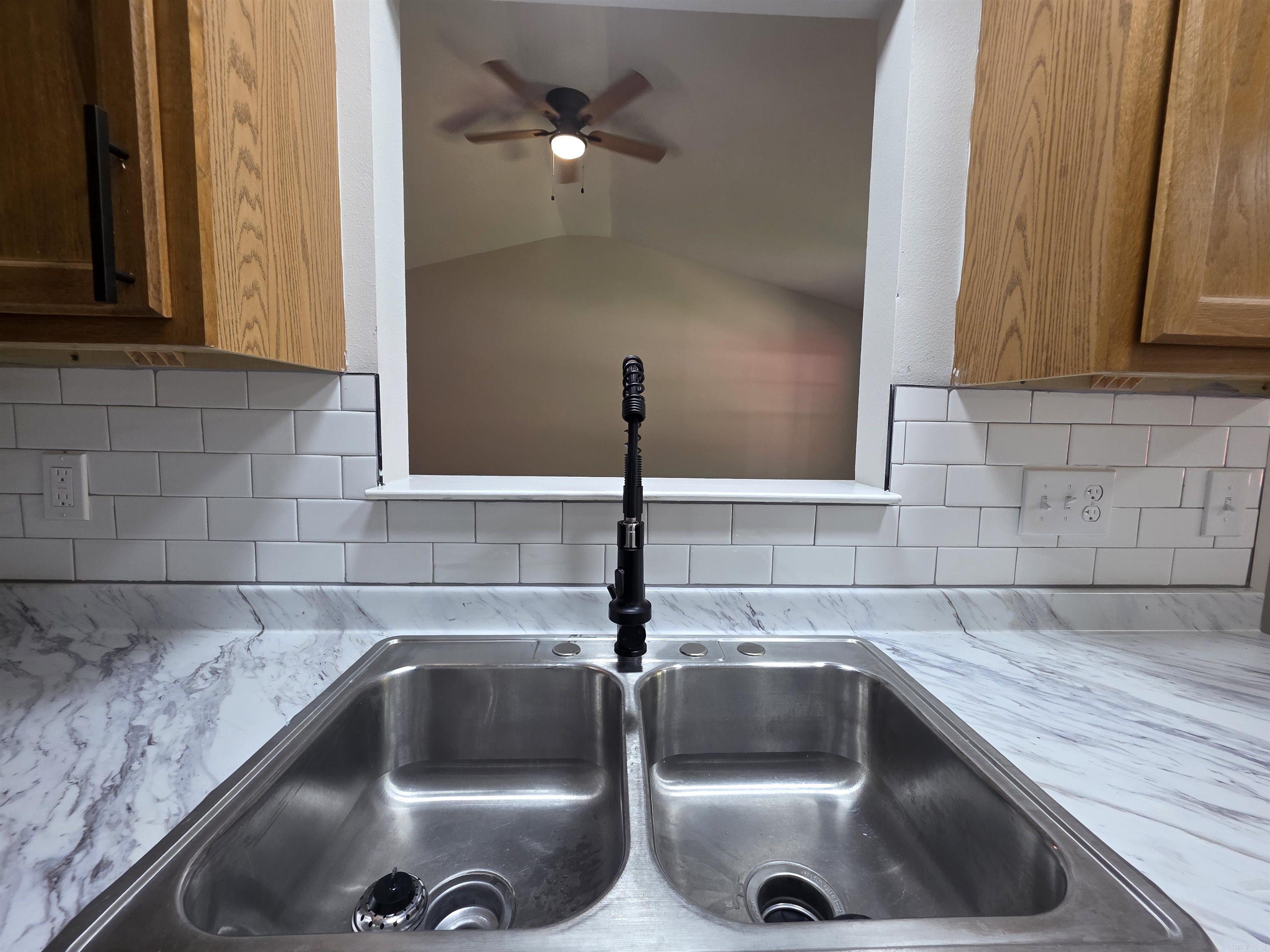 209 Rose Street Property Photo 8