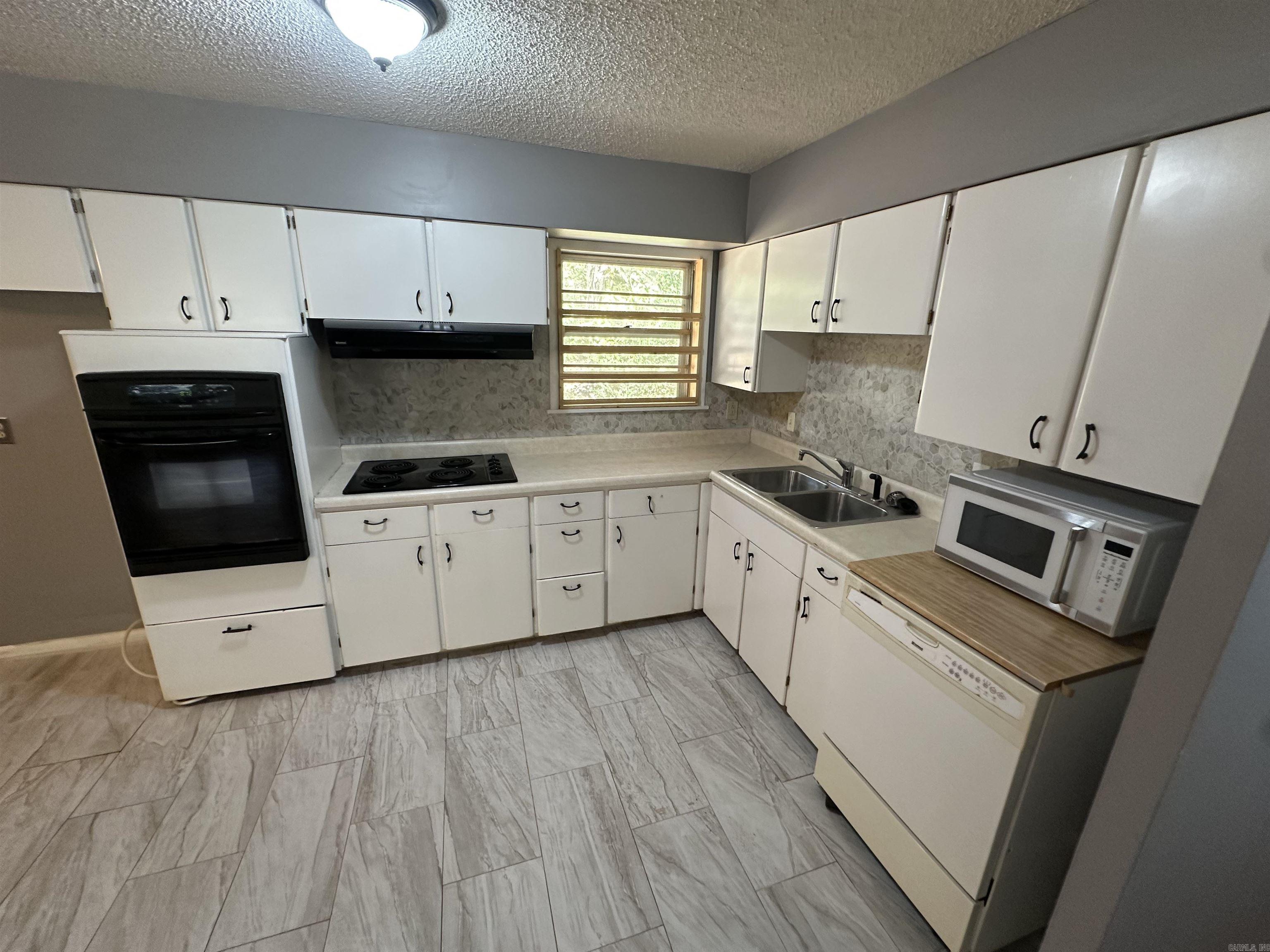 11518 Chipwood Drive Property Photo 6