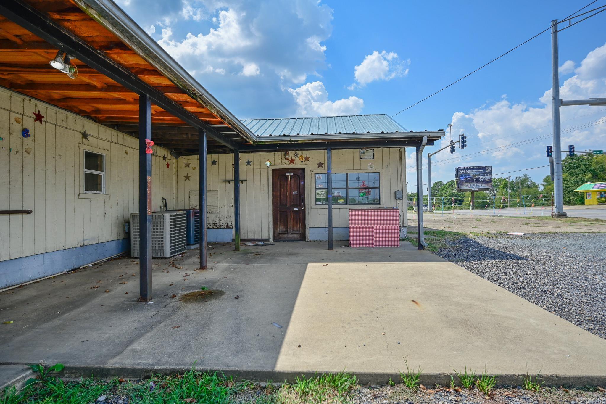 1604 Hwy 71 So. Property Photo 3