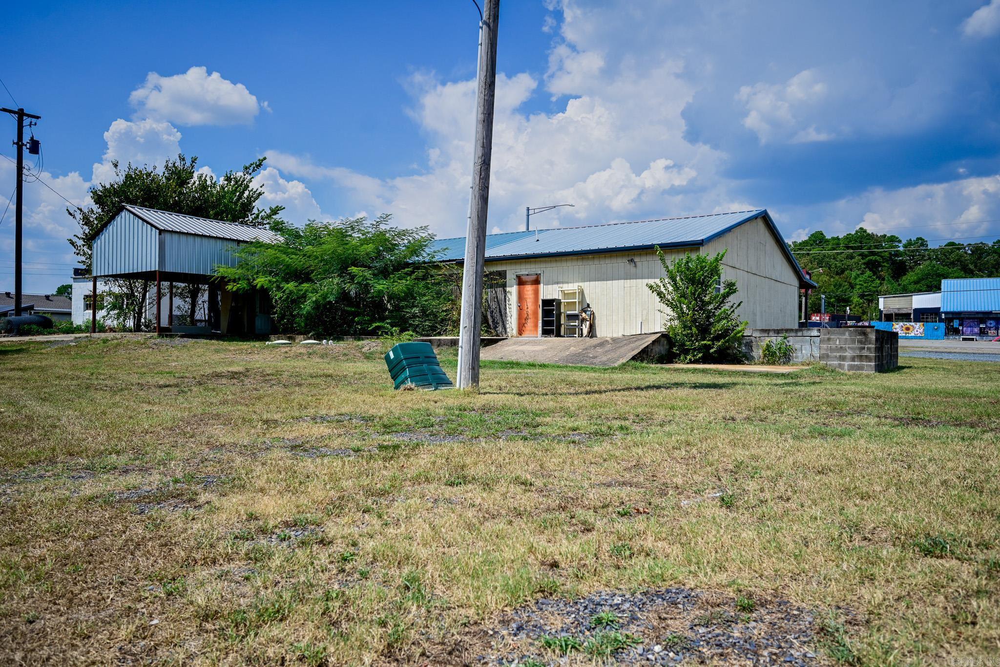 1604 Hwy 71 So. Property Photo 4