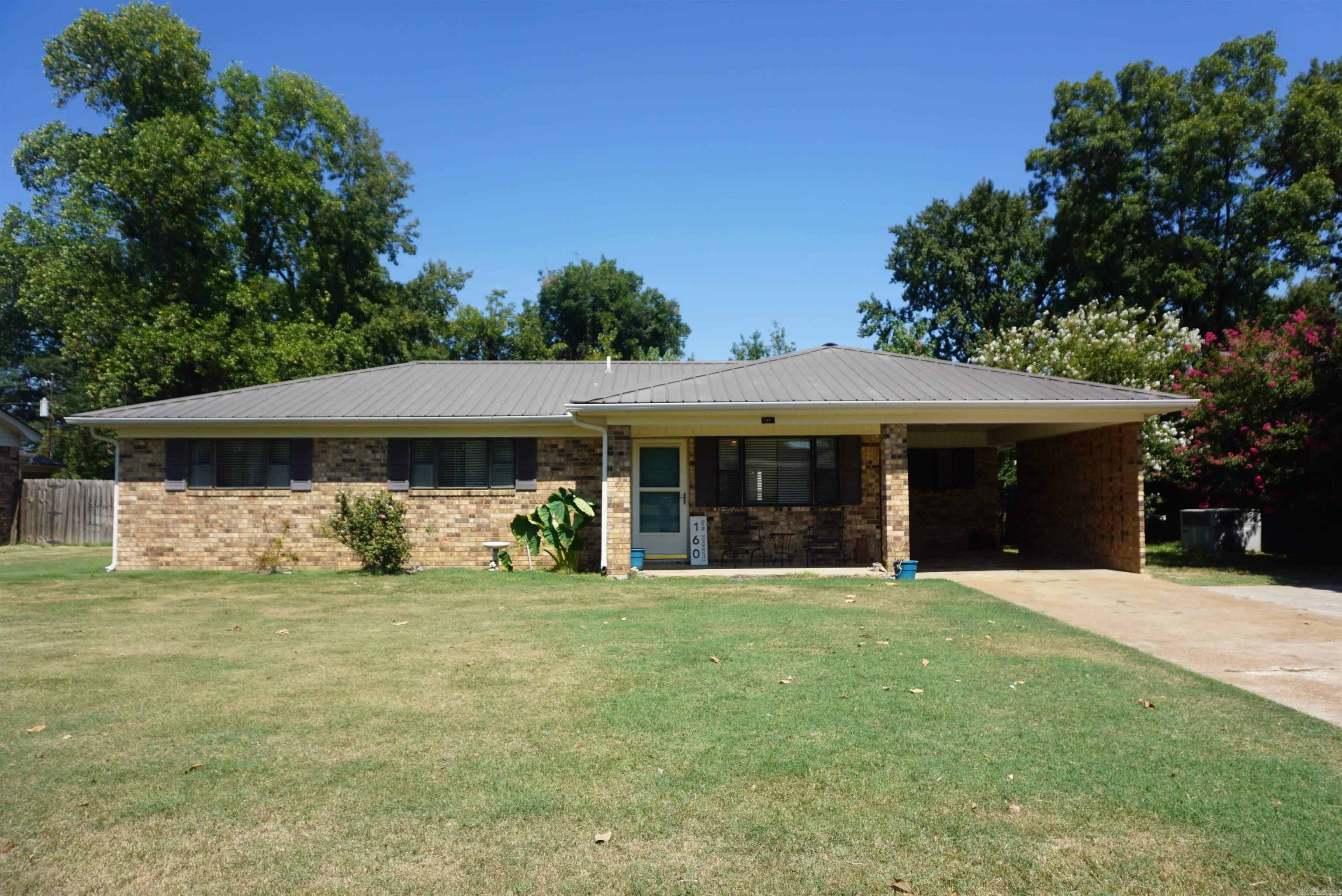 160 Cloverdale Property Photo 1
