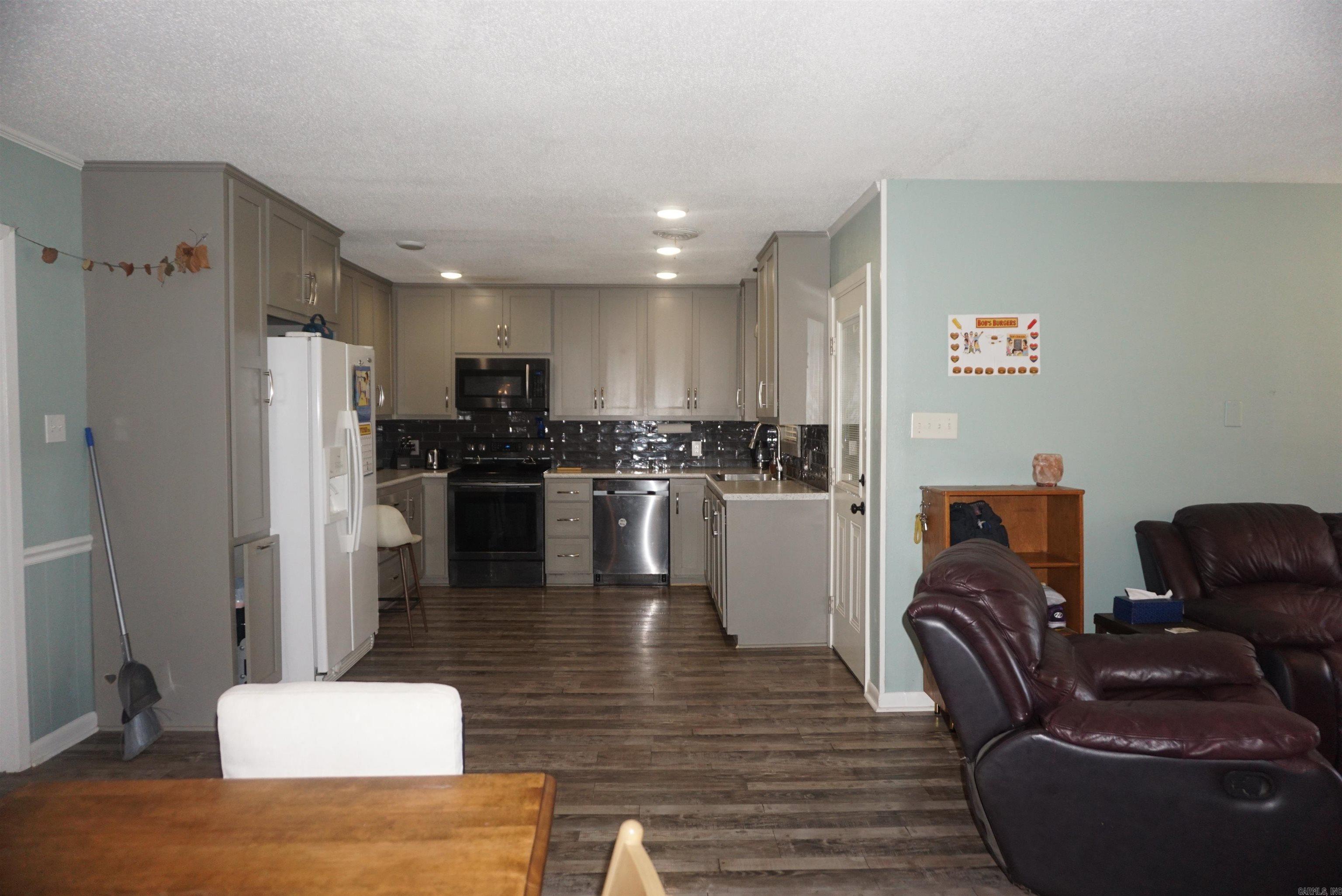 160 Cloverdale Property Photo 2