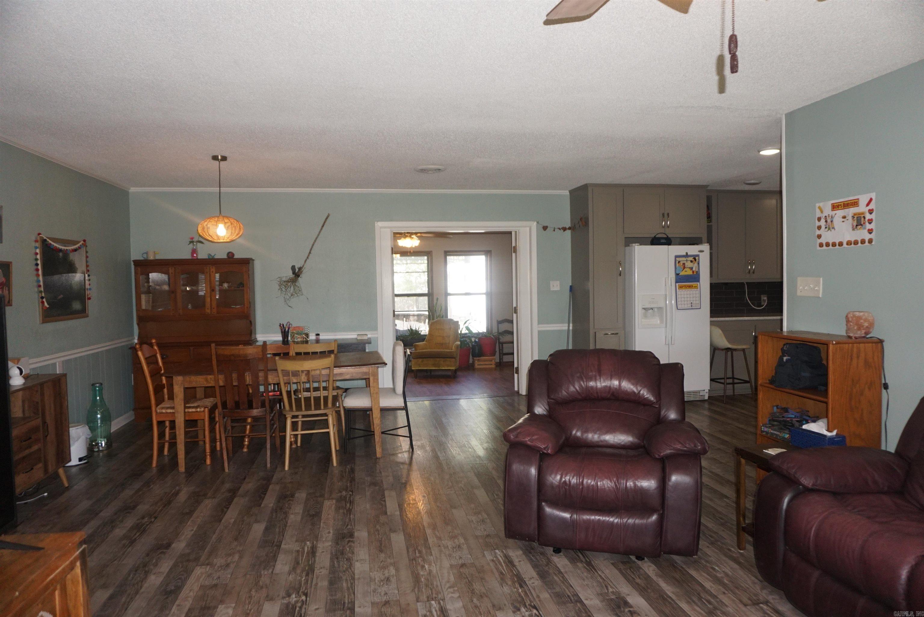 160 Cloverdale Property Photo 5