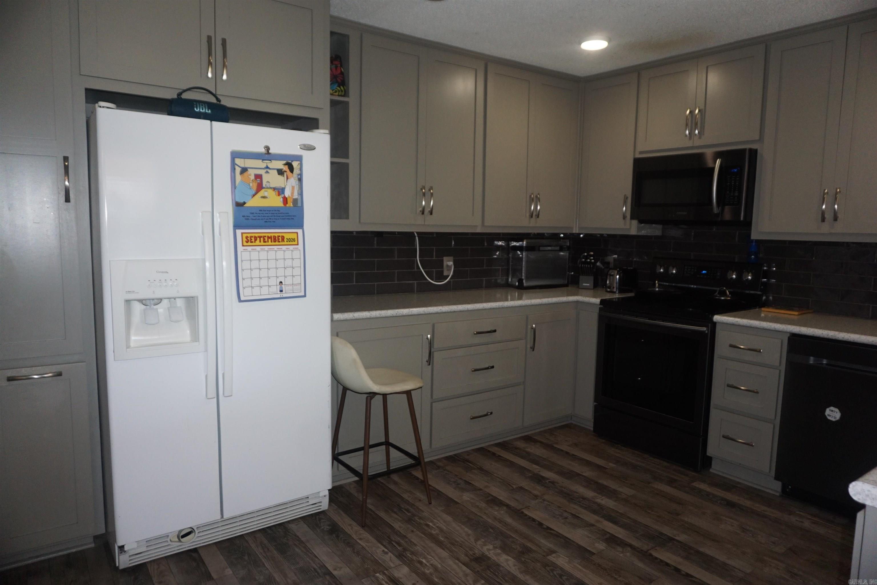 160 Cloverdale Property Photo 9