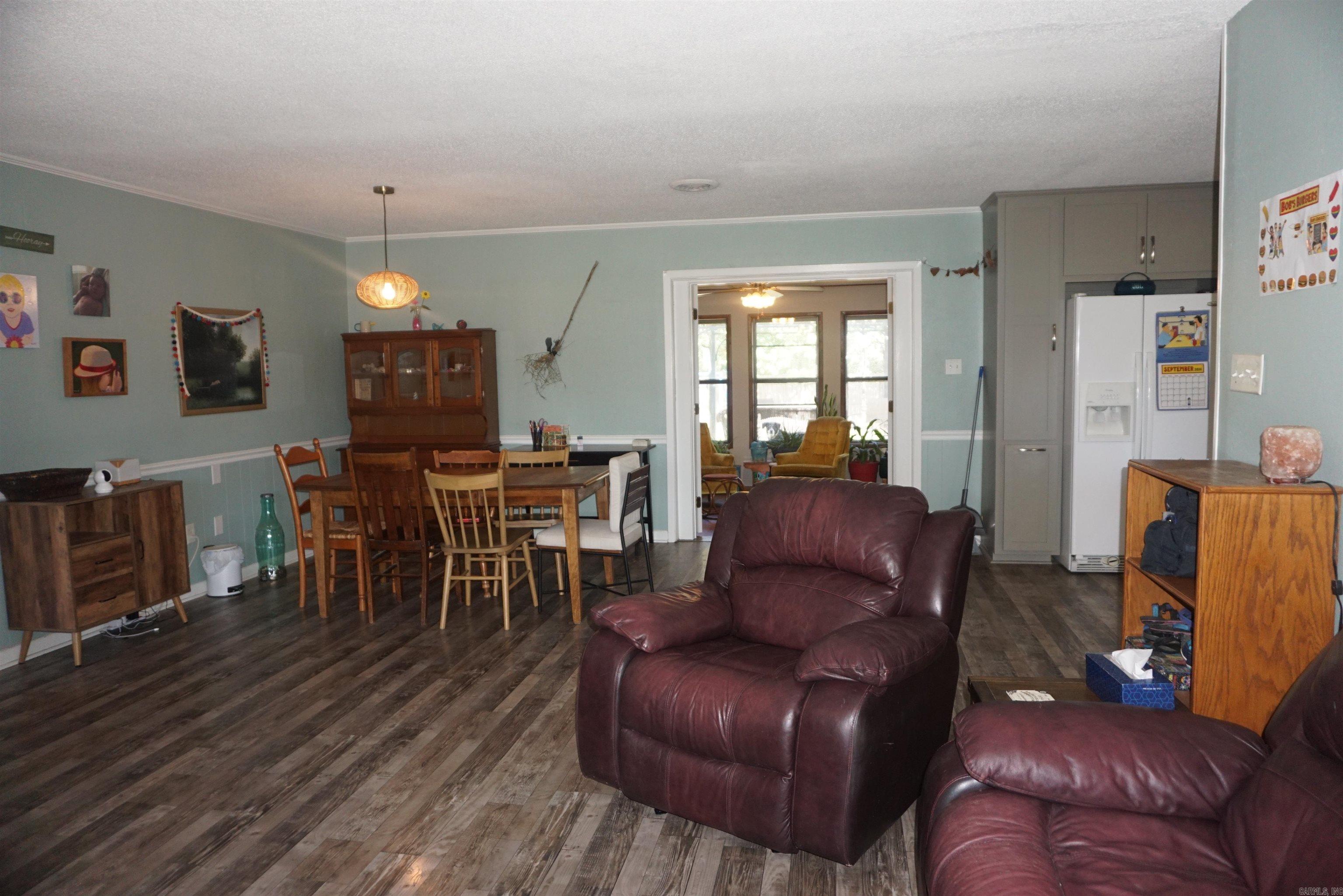 160 Cloverdale Property Photo 10