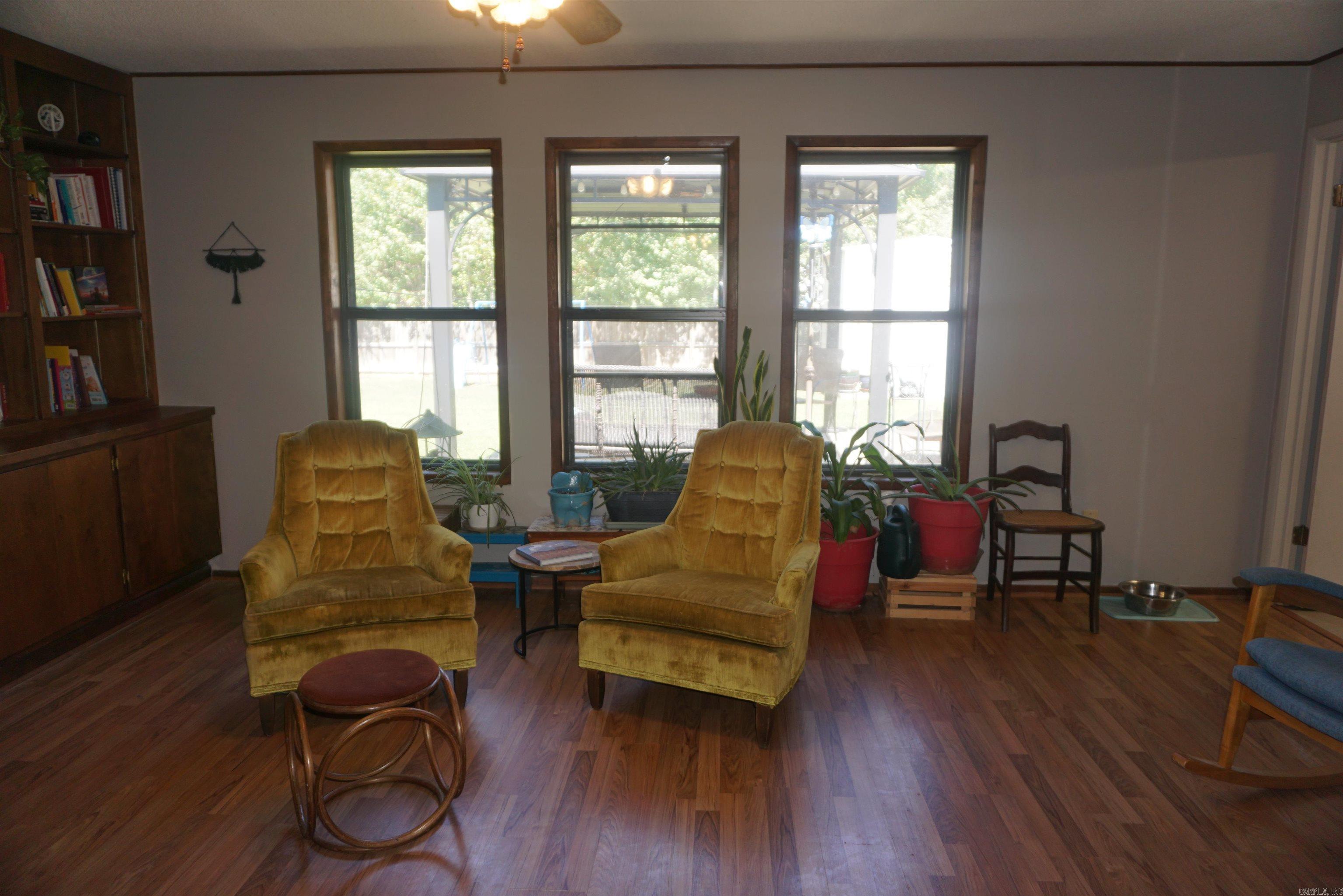 160 Cloverdale Property Photo 12
