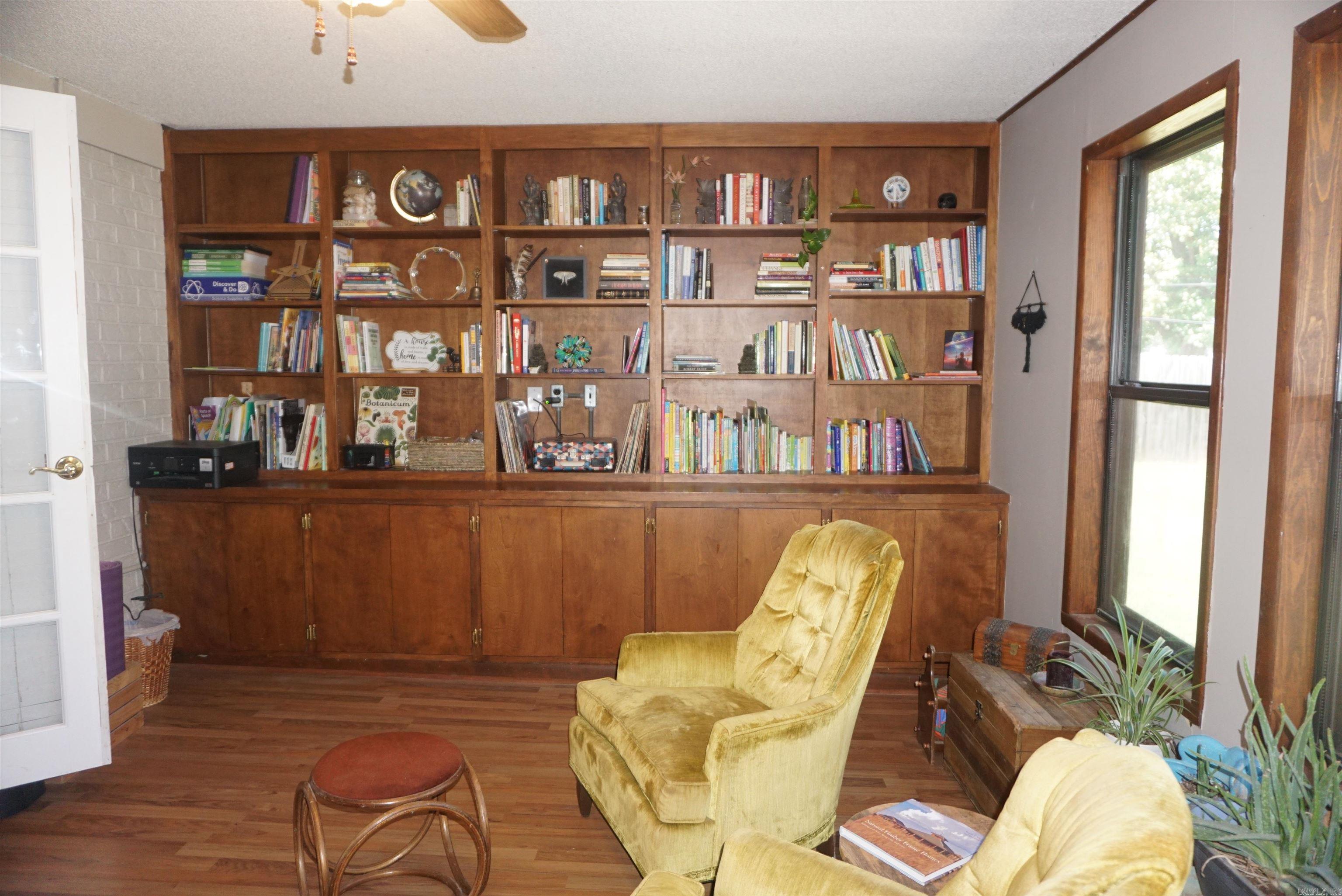 160 Cloverdale Property Photo 14