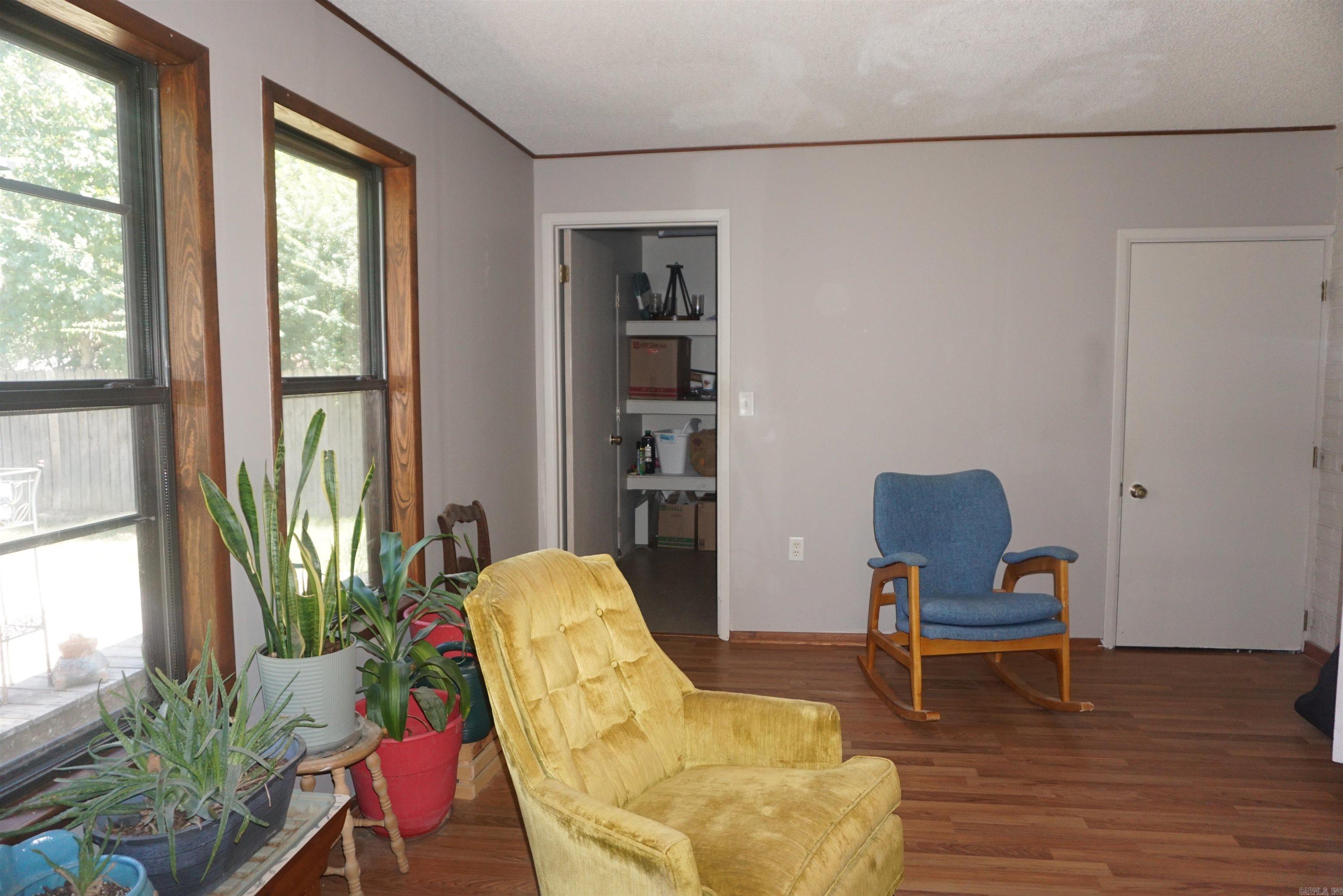160 Cloverdale Property Photo 15