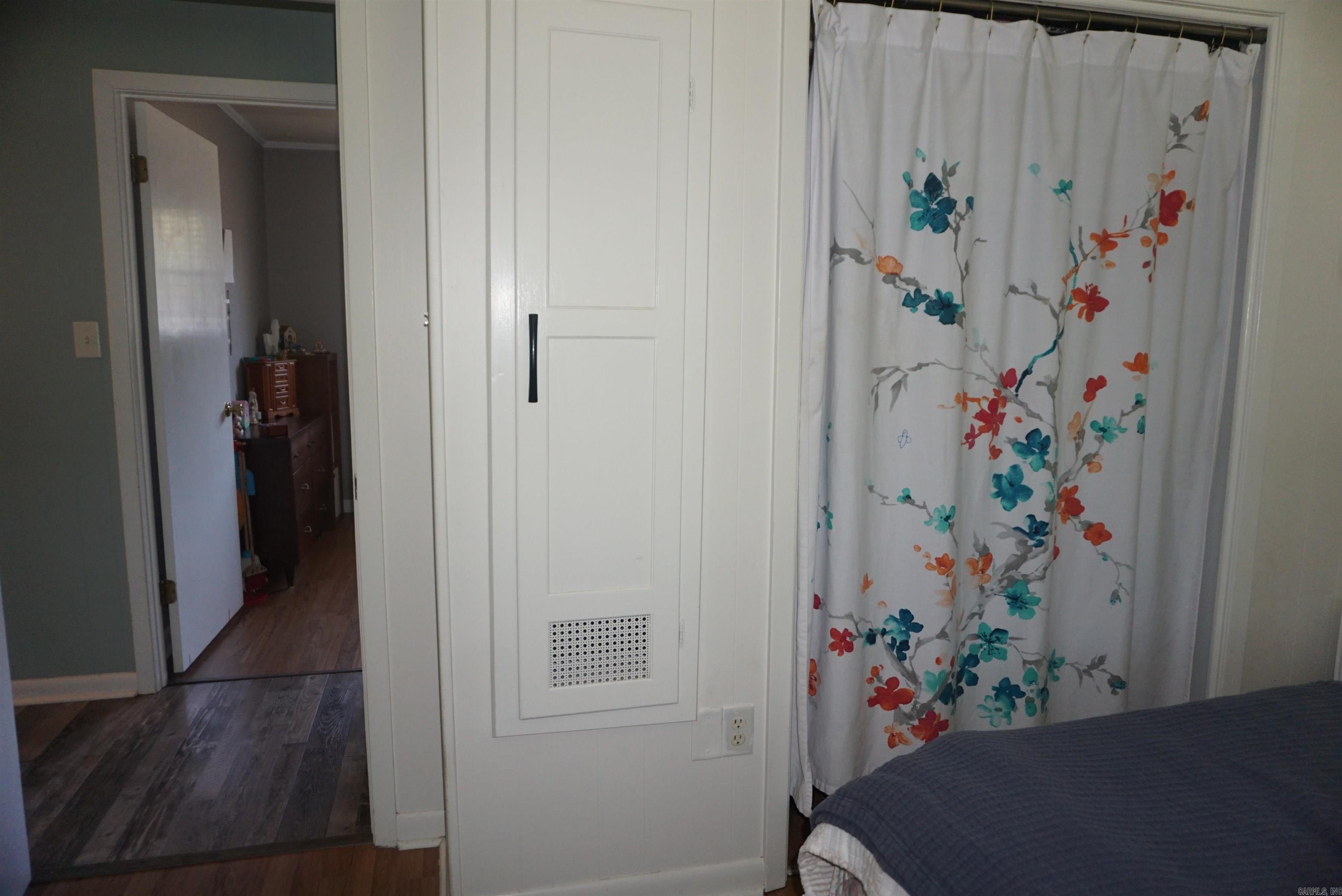 160 Cloverdale Property Photo 16