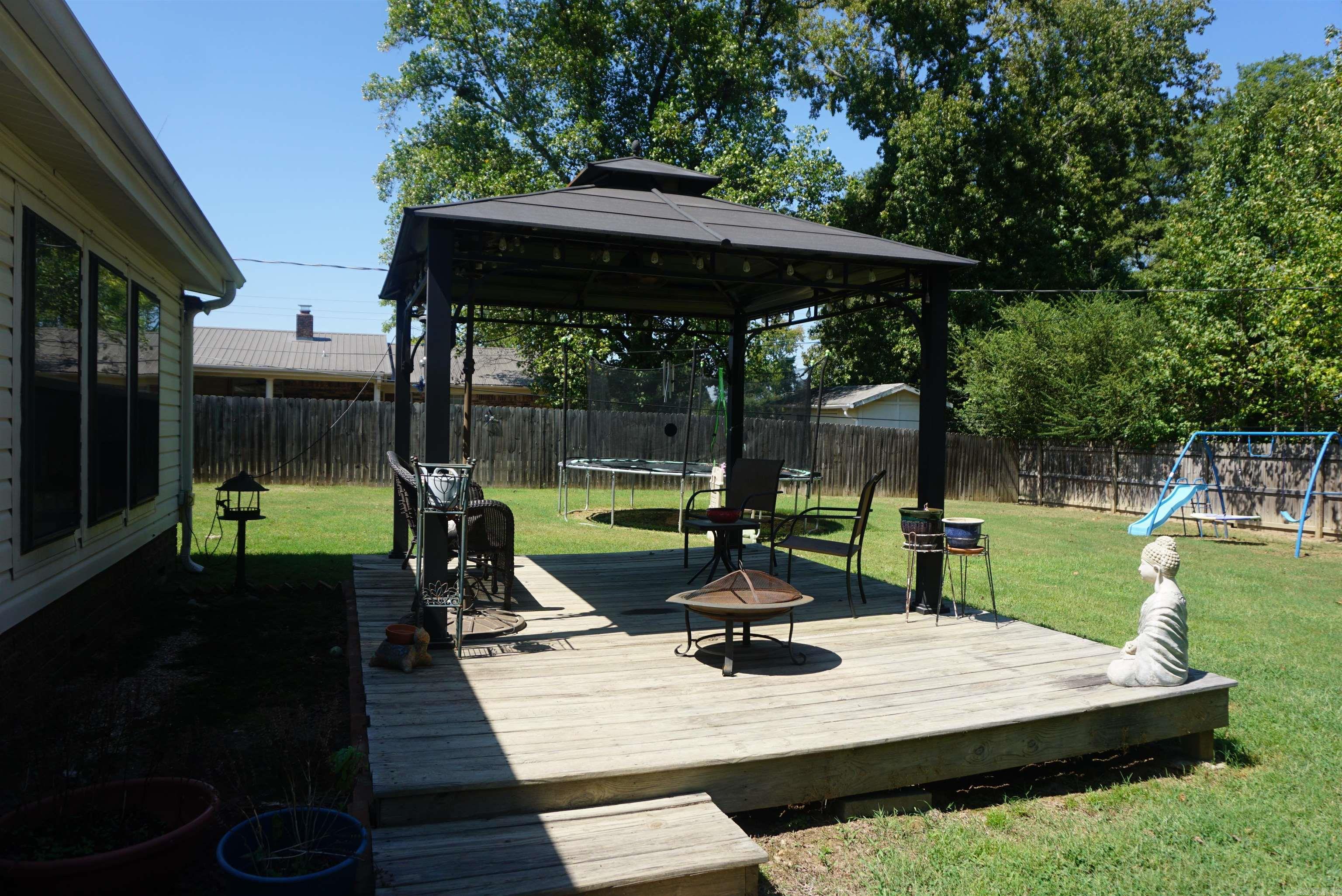 160 Cloverdale Property Photo 31