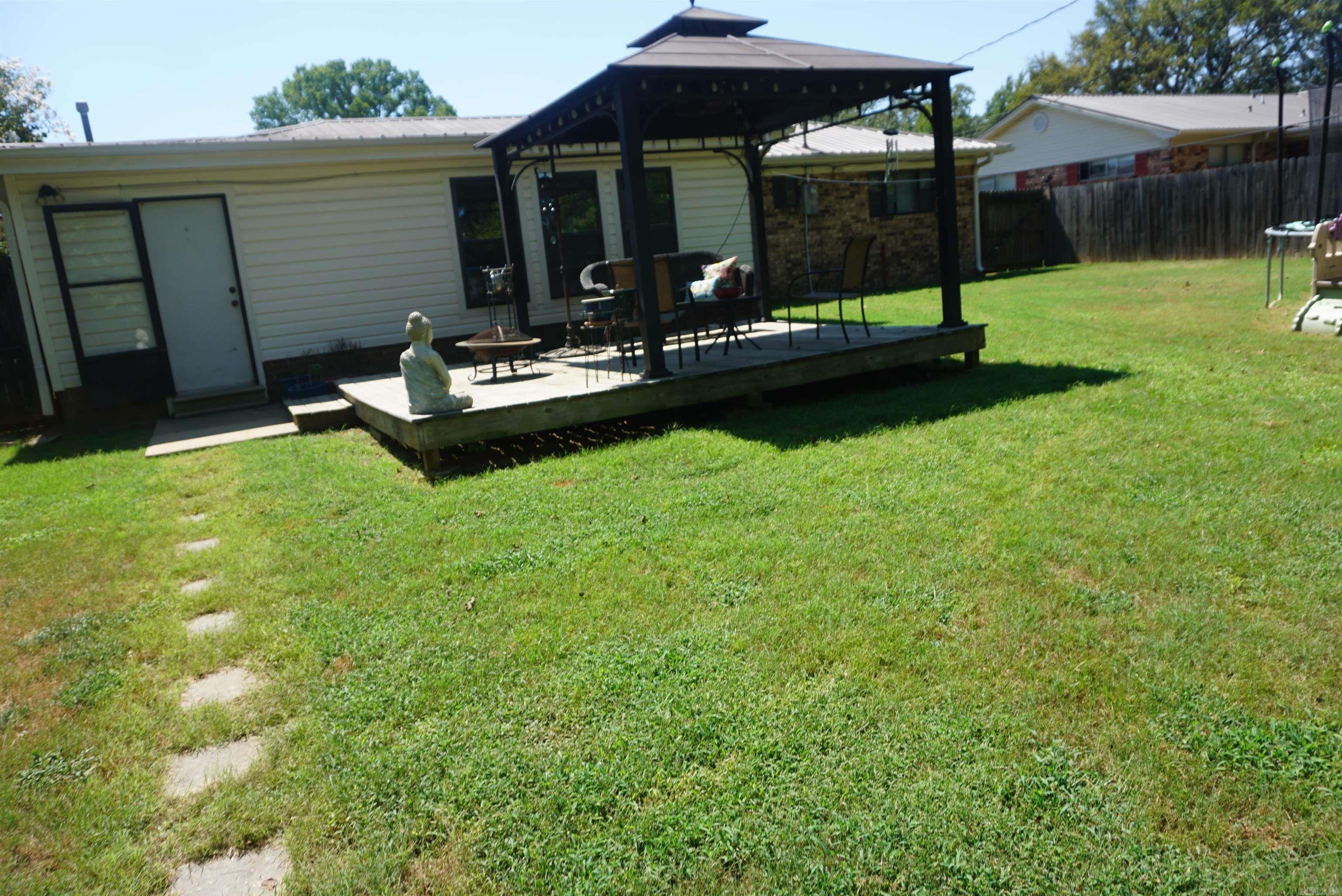 160 Cloverdale Property Photo 32