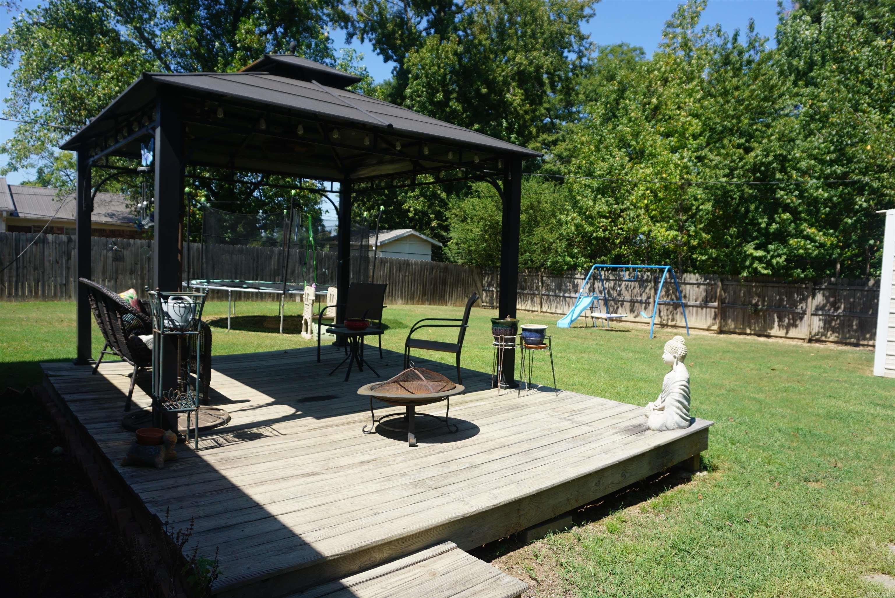 160 Cloverdale Property Photo 33