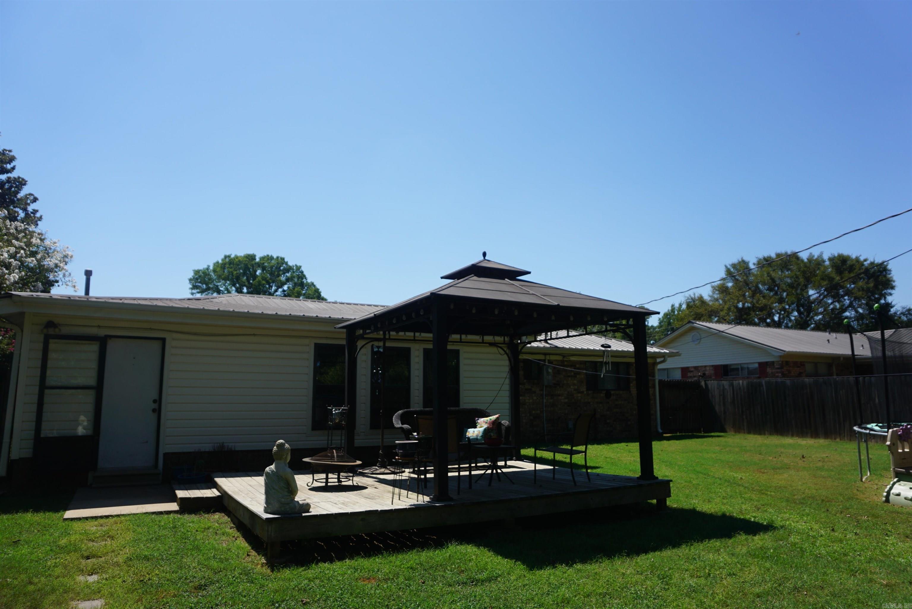 160 Cloverdale Property Photo 34