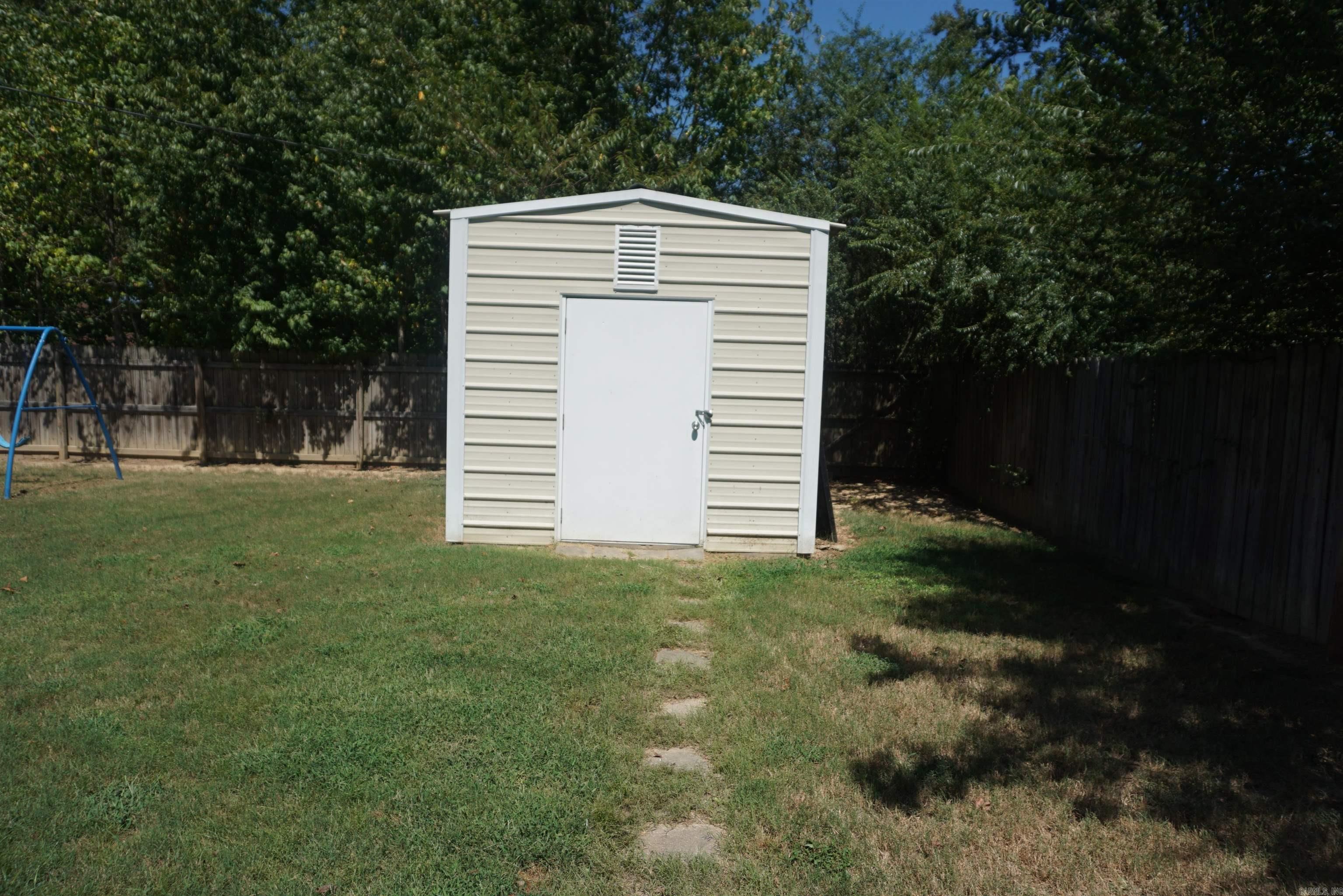 160 Cloverdale Property Photo 36