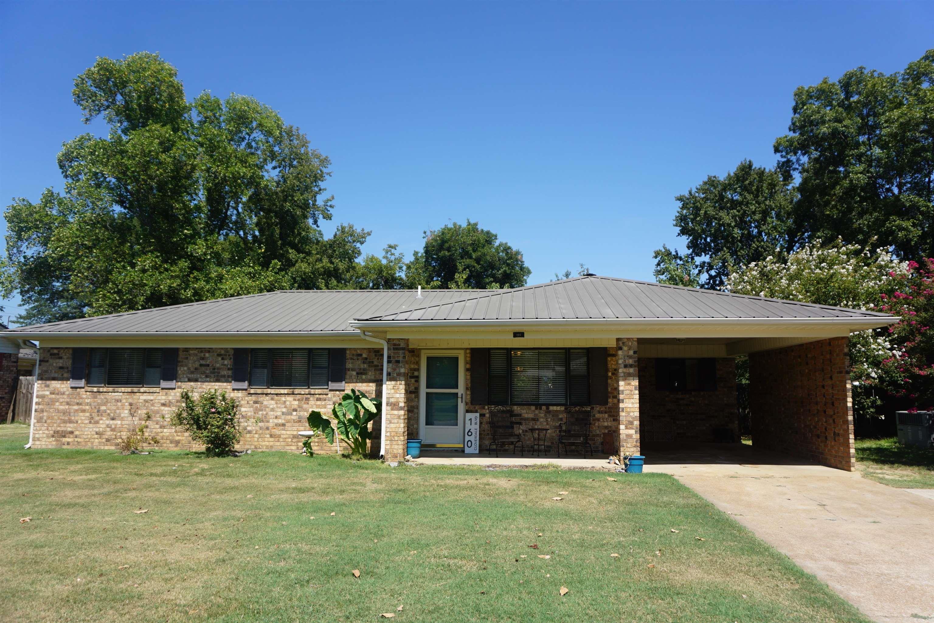 160 Cloverdale Property Photo 38