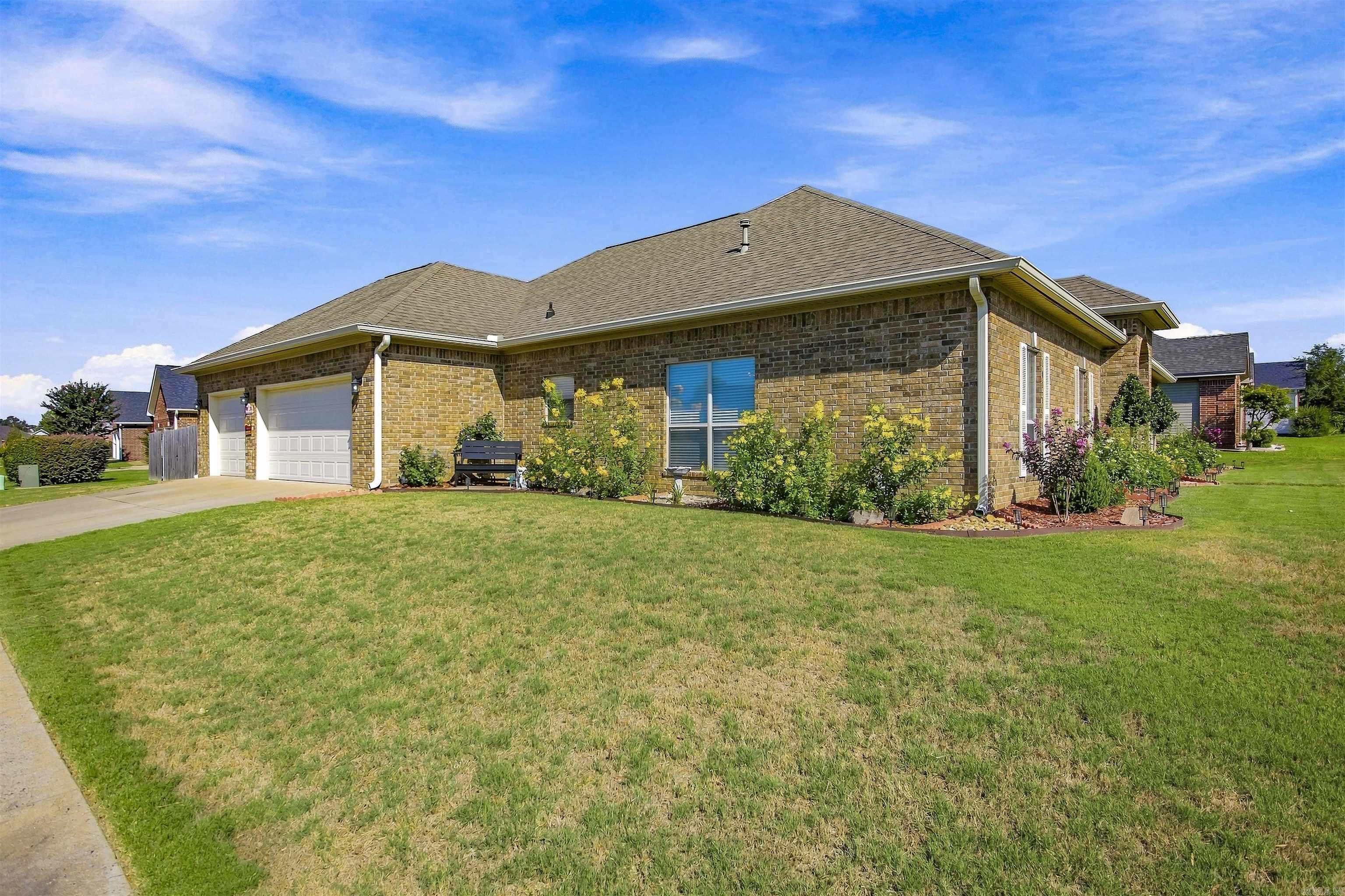 4116 Wildflower Lane Property Photo 4