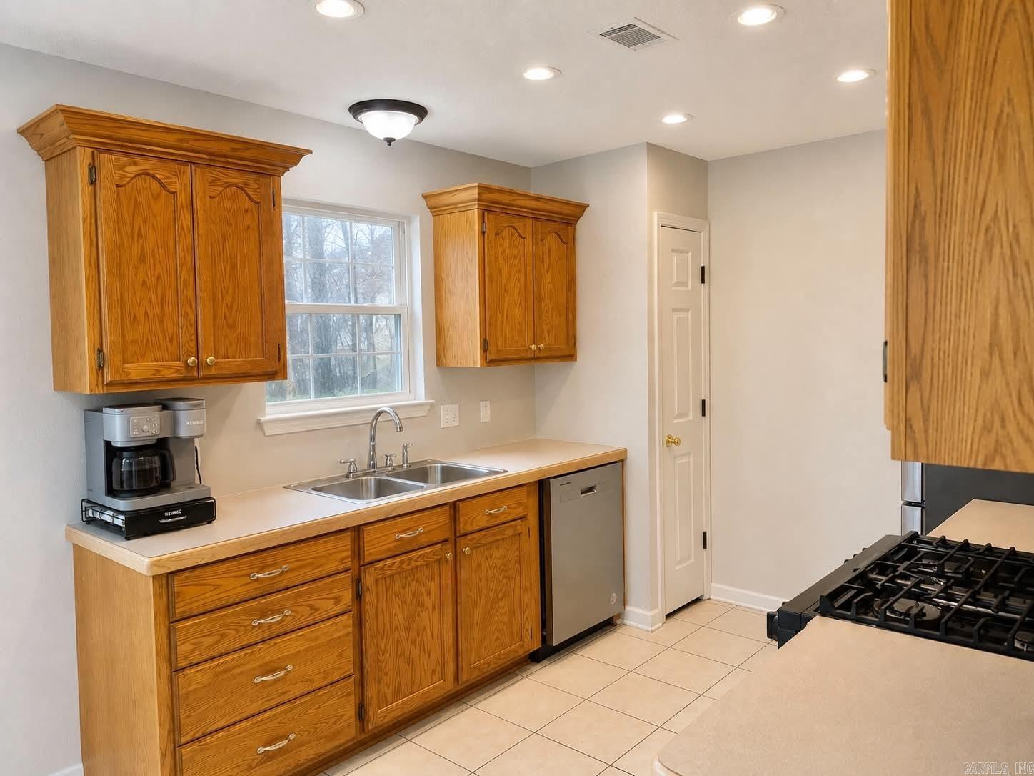 9 William Way Property Photo 3