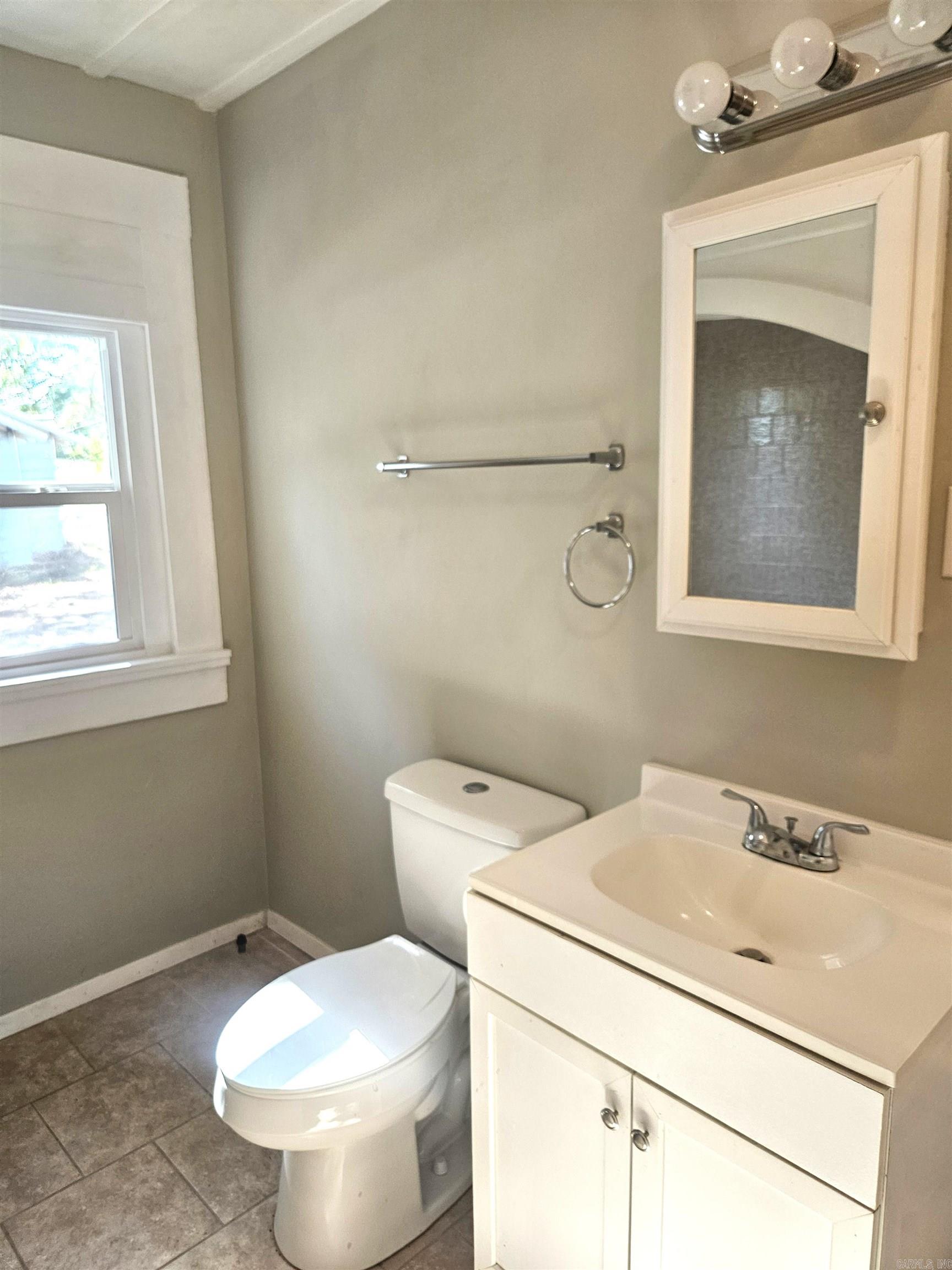 527 E 2nd South Street Property Photo 14
