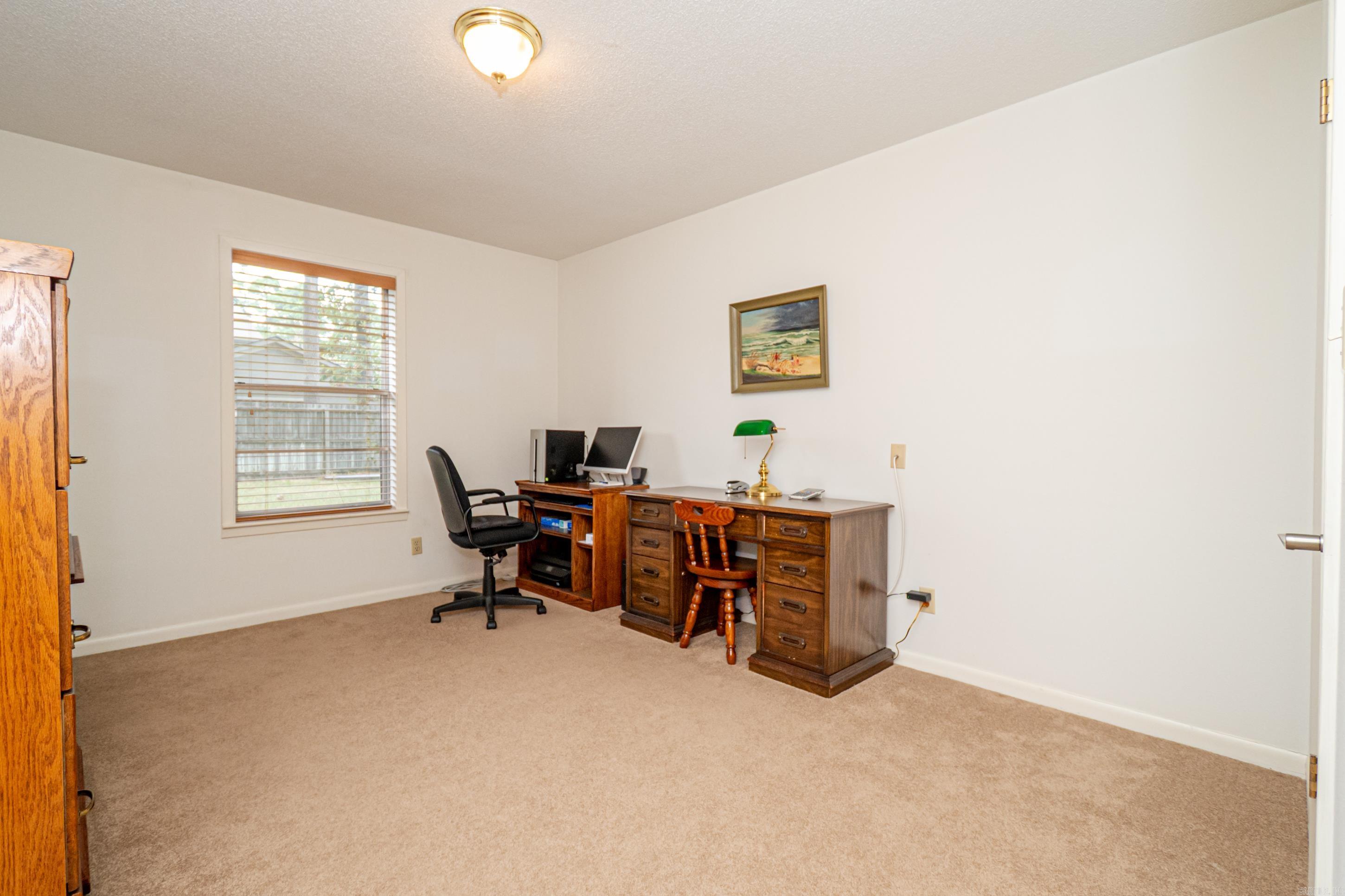 2312 W Elm St Property Photo 11