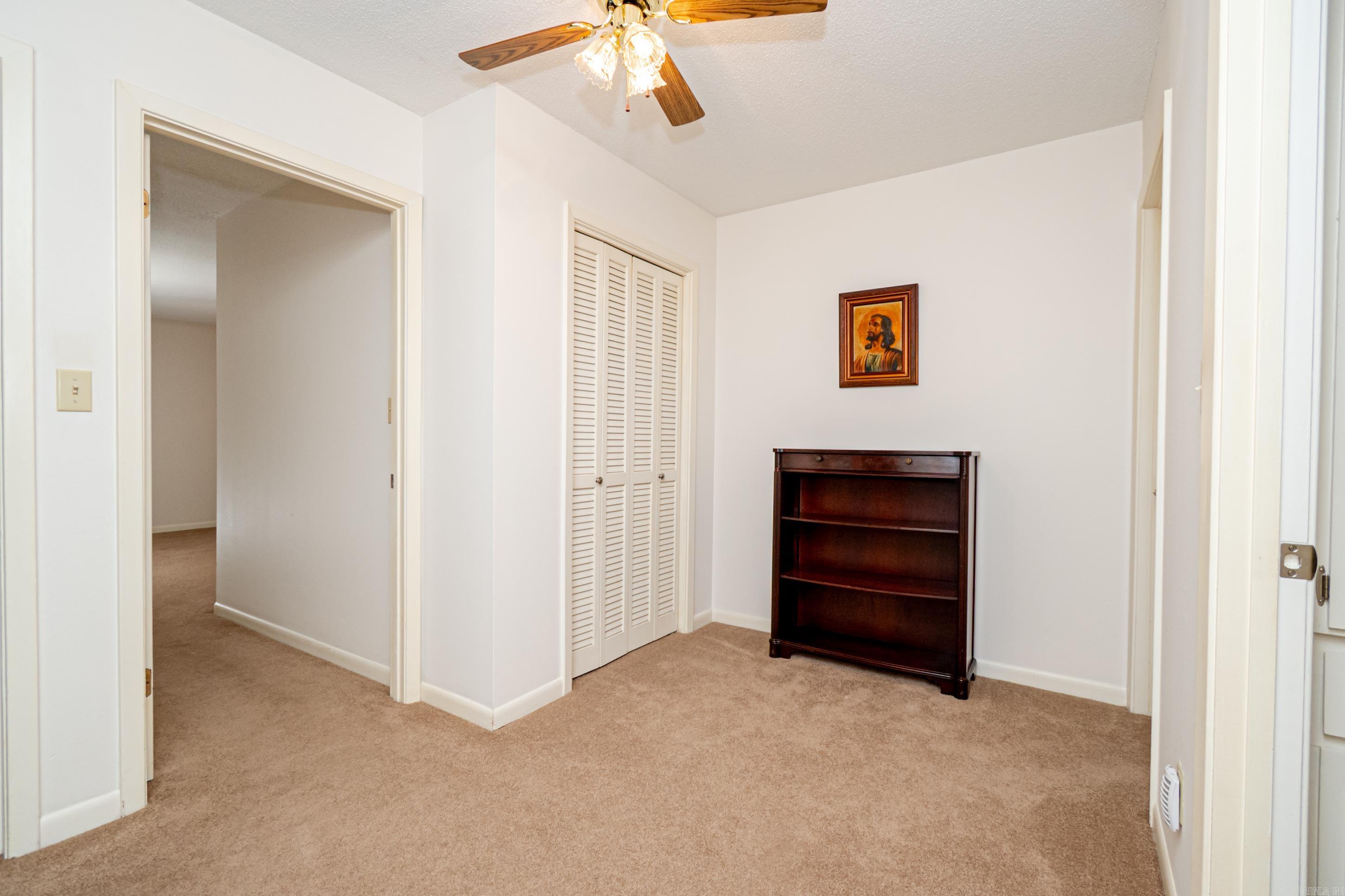 2312 W Elm St Property Photo 13